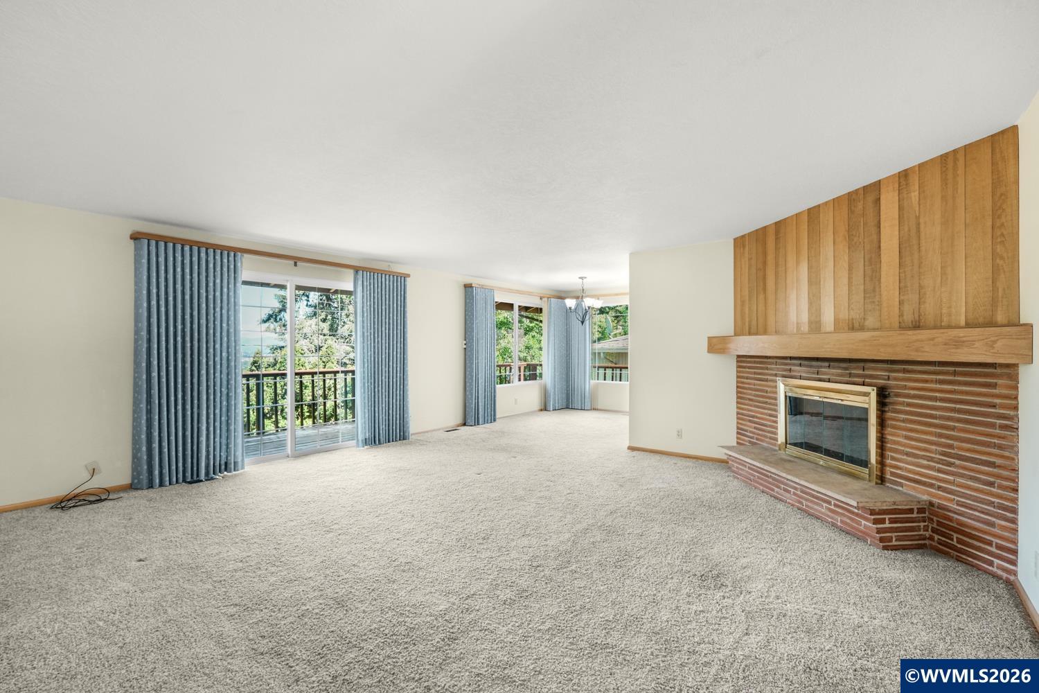 2225 W 28th Av