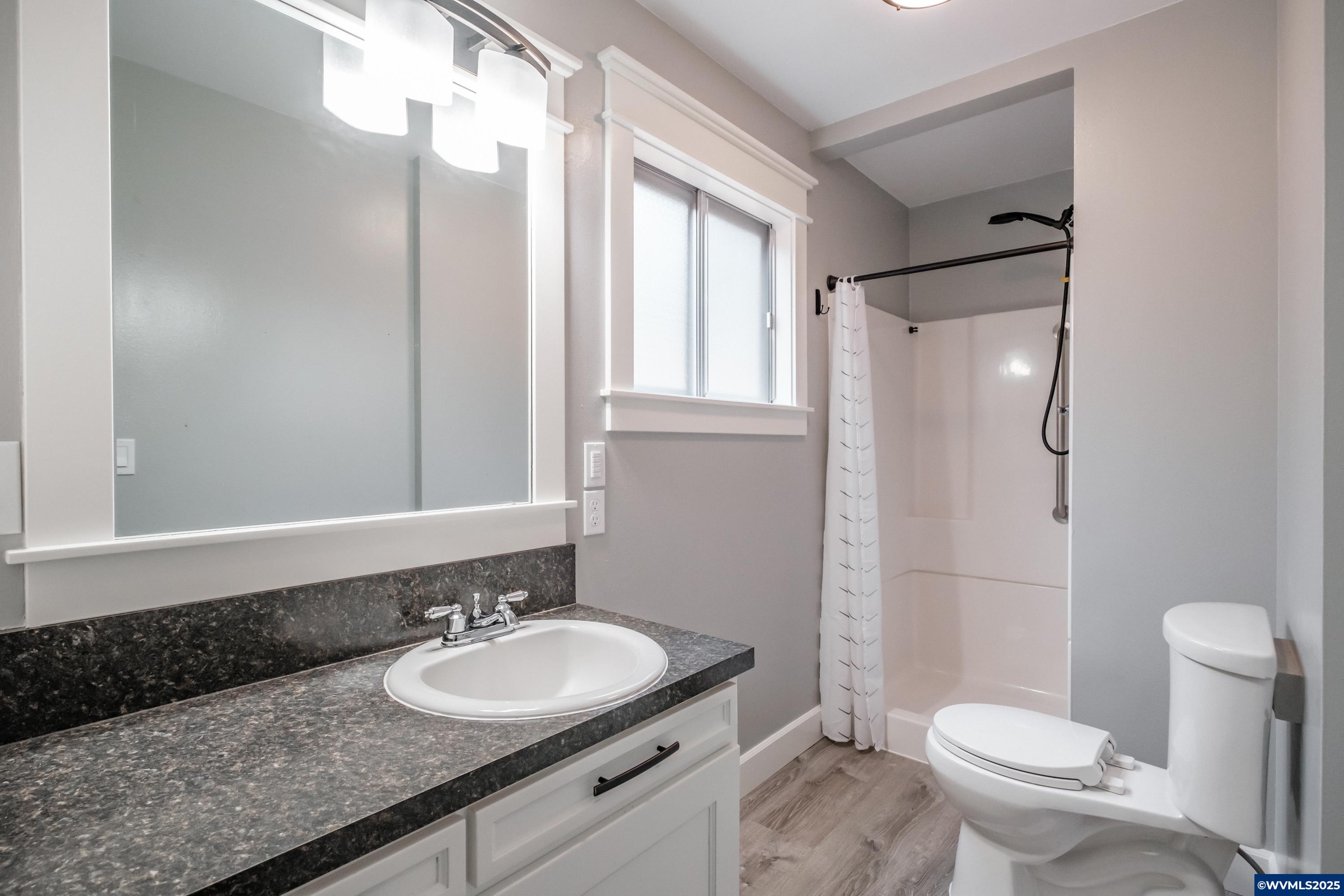 Silverton, Oregon 97381, United States, 3 Bedrooms Bedrooms, ,2 BathroomsBathrooms,Residential,Active,81092