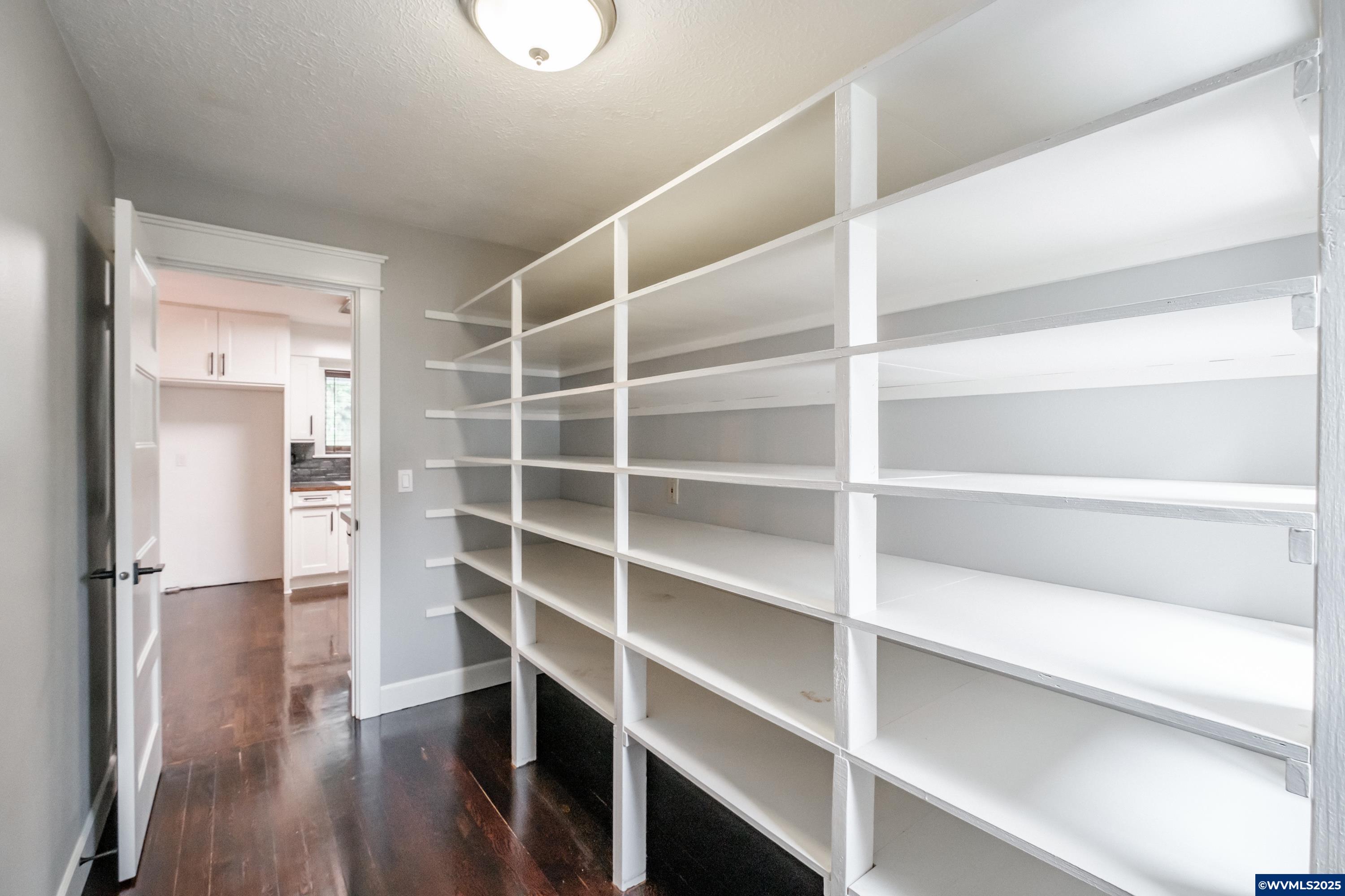 Silverton, Oregon 97381, United States, 3 Bedrooms Bedrooms, ,2 BathroomsBathrooms,Residential,Active,81092