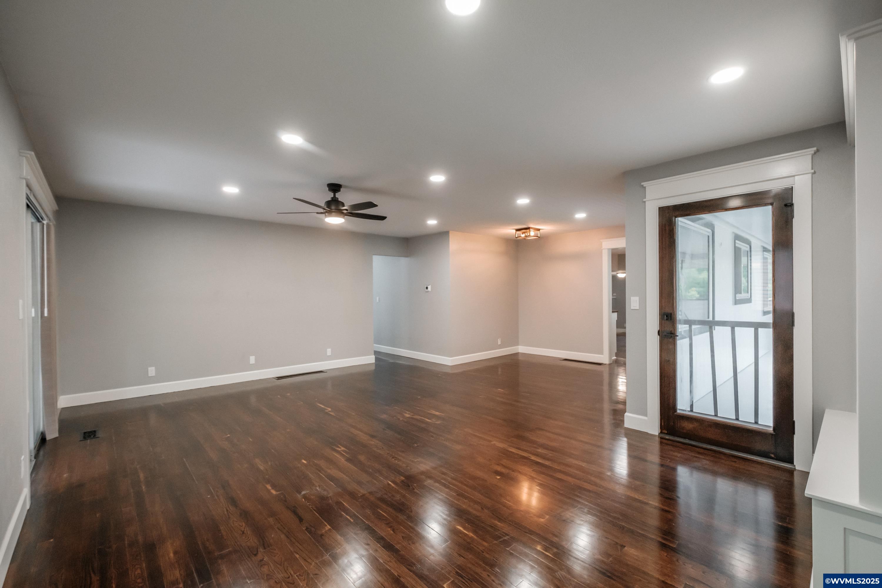 Silverton, Oregon 97381, United States, 3 Bedrooms Bedrooms, ,2 BathroomsBathrooms,Residential,Active,81092