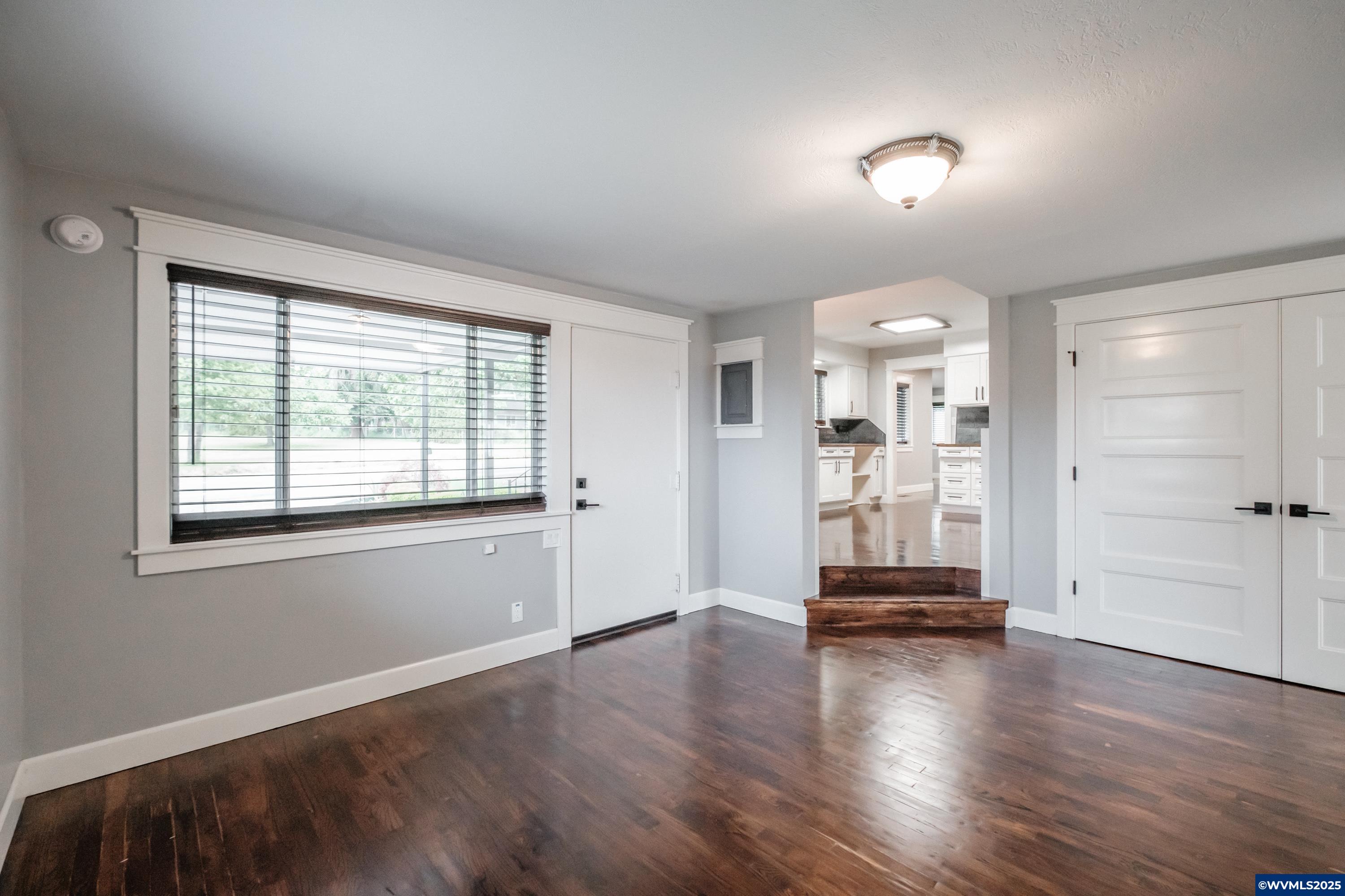 Silverton, Oregon 97381, United States, 3 Bedrooms Bedrooms, ,2 BathroomsBathrooms,Residential,Active,81092