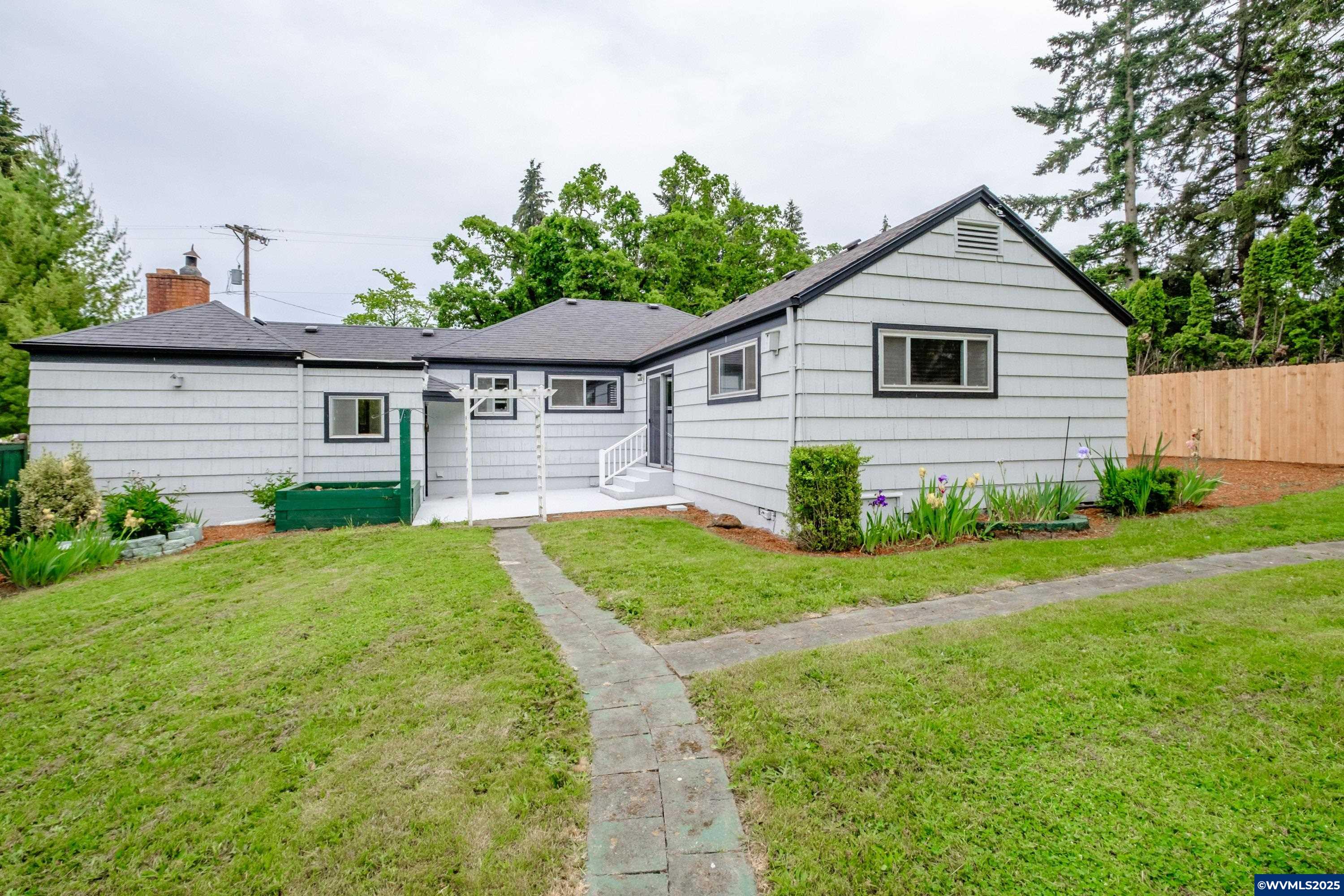 Silverton, Oregon 97381, United States, 3 Bedrooms Bedrooms, ,2 BathroomsBathrooms,Residential,Active,81092