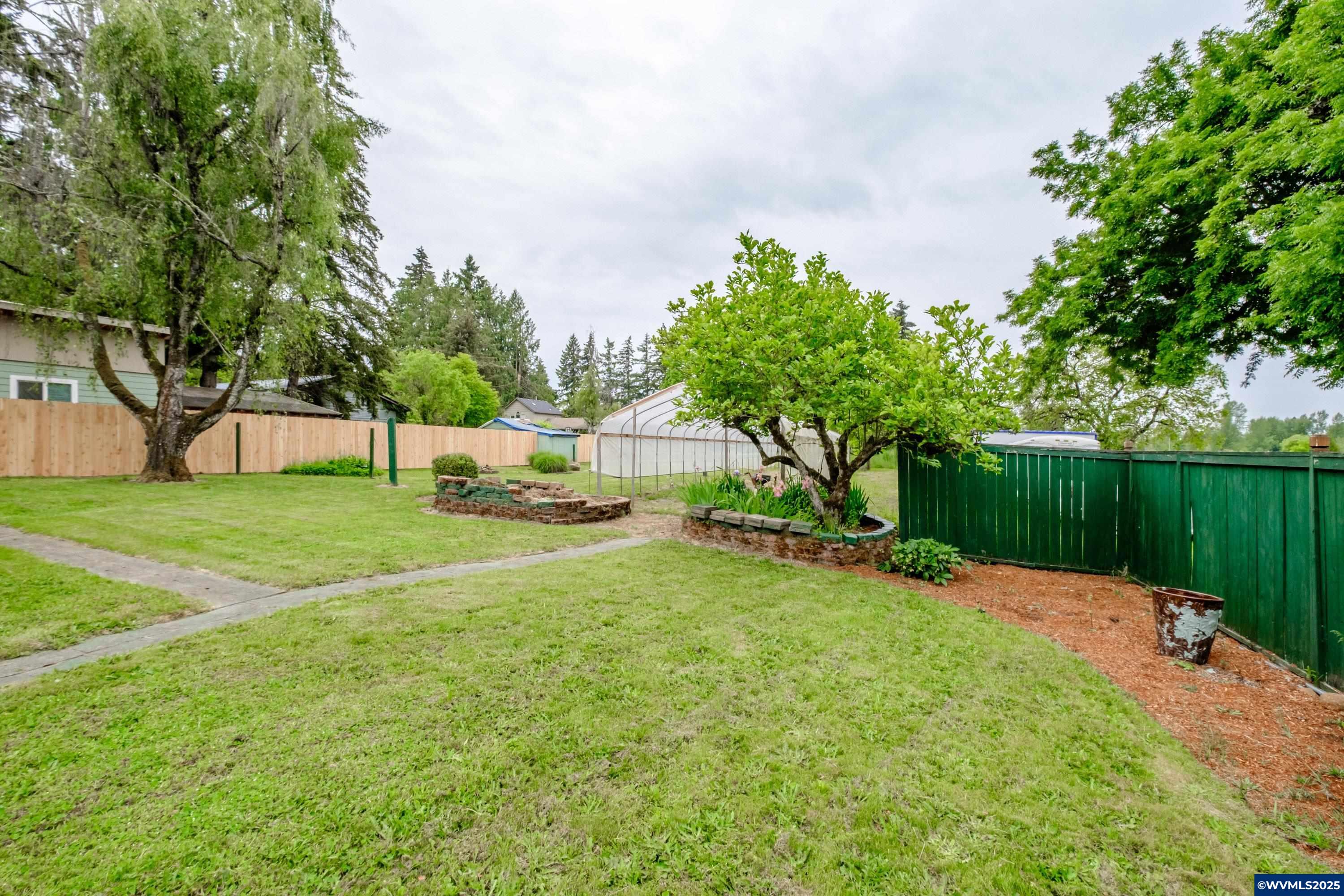 Silverton, Oregon 97381, United States, 3 Bedrooms Bedrooms, ,2 BathroomsBathrooms,Residential,Active,81092