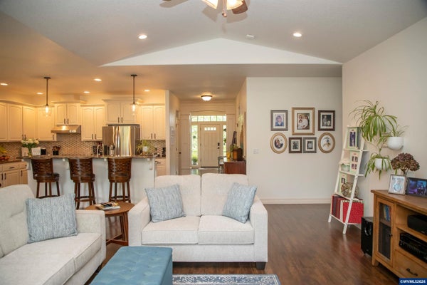 2921 BUTTERFLY AVE NW, SALEM, OR 97304 - Image 25bb0ac18987ad741d4e7f82f424883f/1307588913