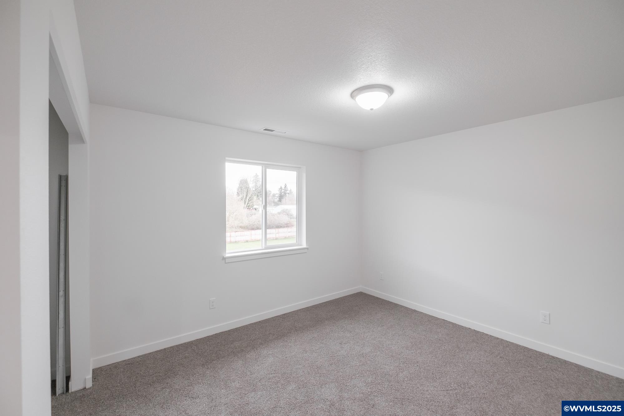 Lebanon, Oregon 97355, United States, 6 Bedrooms Bedrooms, ,6 BathroomsBathrooms,Residential,Active,77623