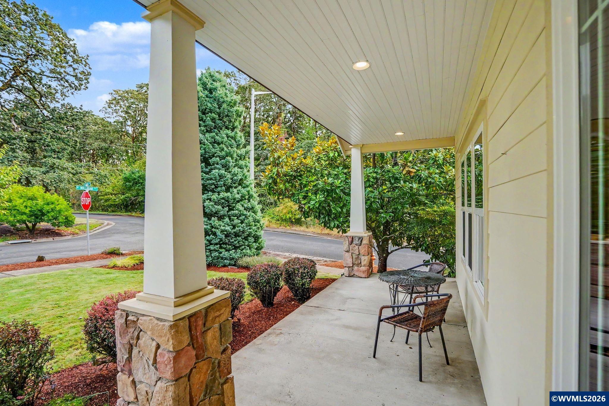 2880 SW Mulligan Pl