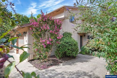 1676 SW Country Club Pl Corvallis OR 97330