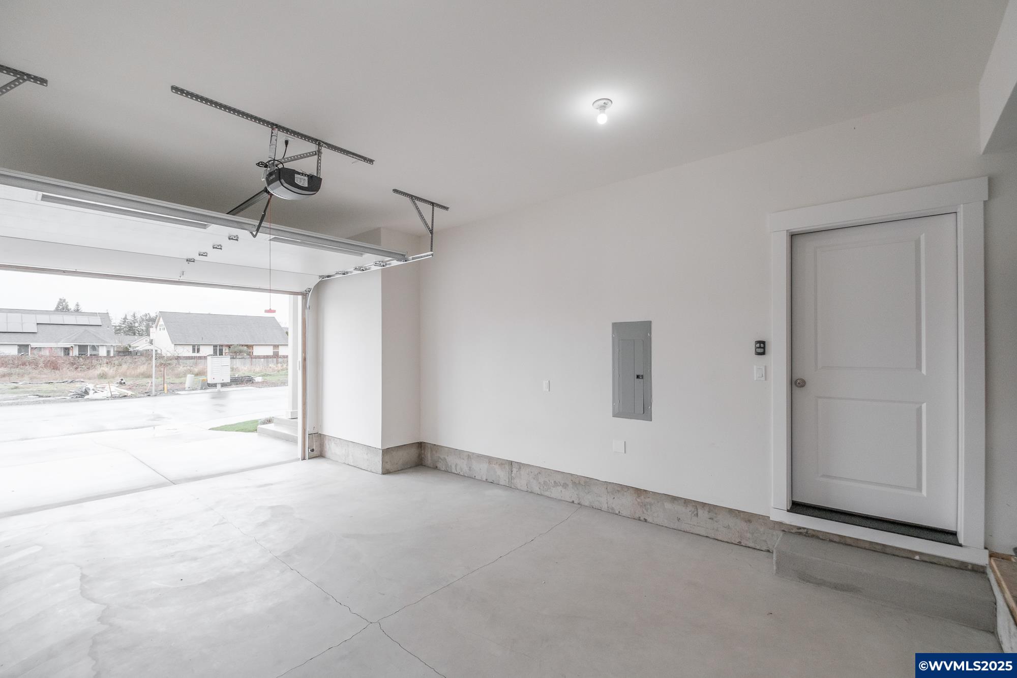 Lebanon, Oregon 97355, United States, 6 Bedrooms Bedrooms, ,4 BathroomsBathrooms,Residential,Active,77627