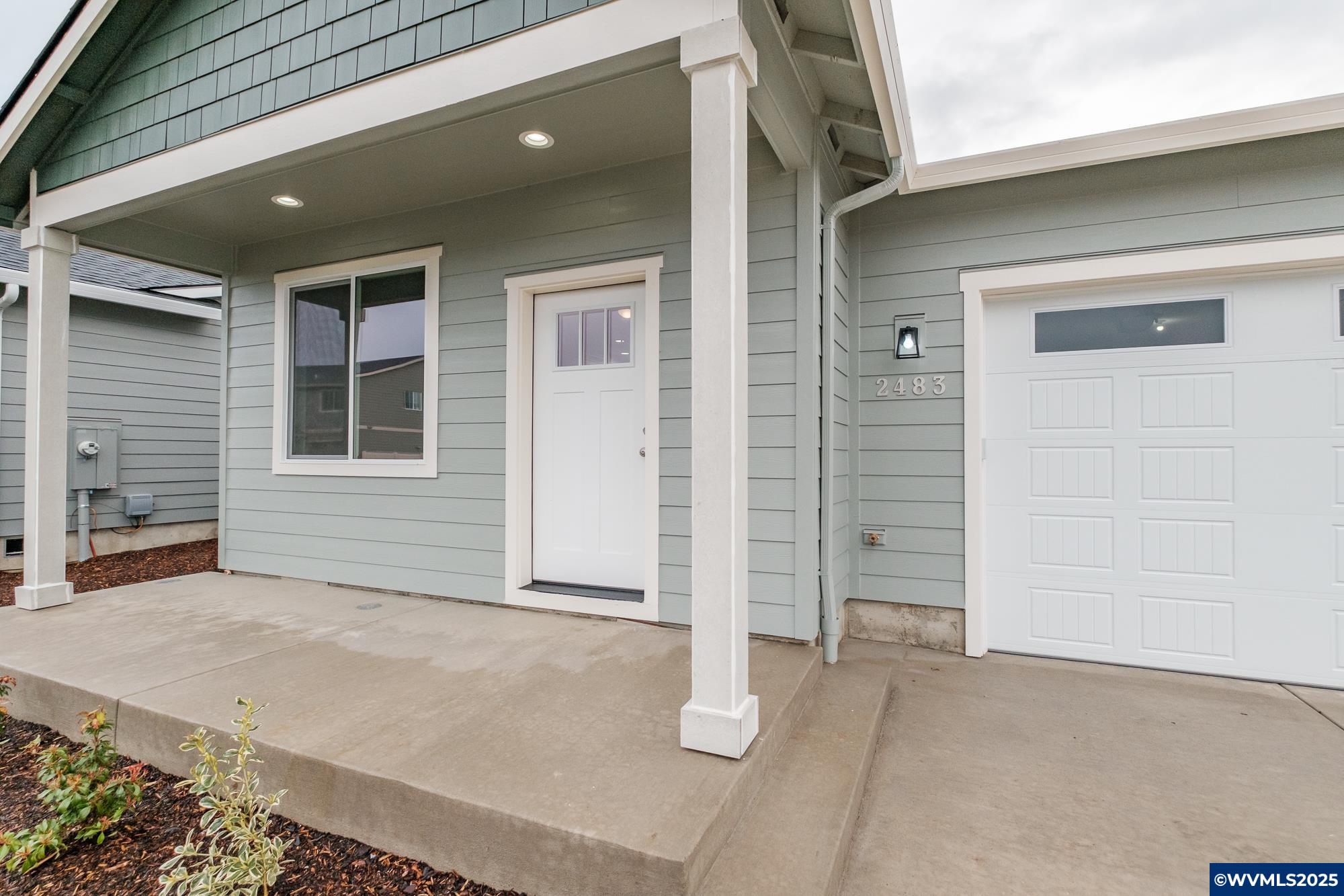 Lebanon, Oregon 97355, United States, 6 Bedrooms Bedrooms, ,4 BathroomsBathrooms,Residential,Active,77627