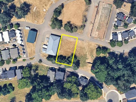 3976 Cousteau Dr SE Salem OR 97302