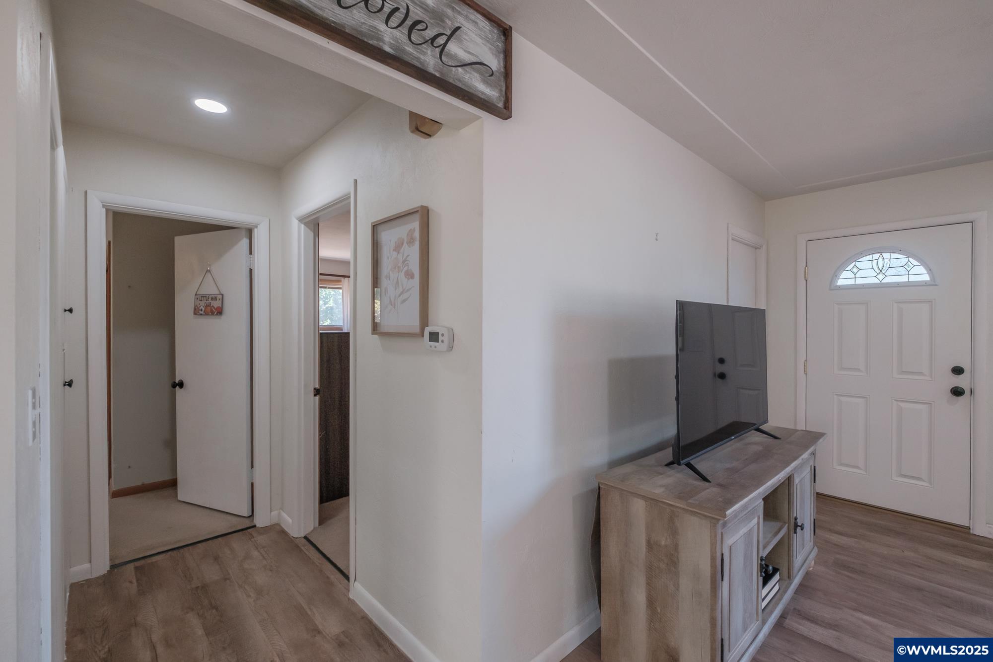 1236 Redwood St NW