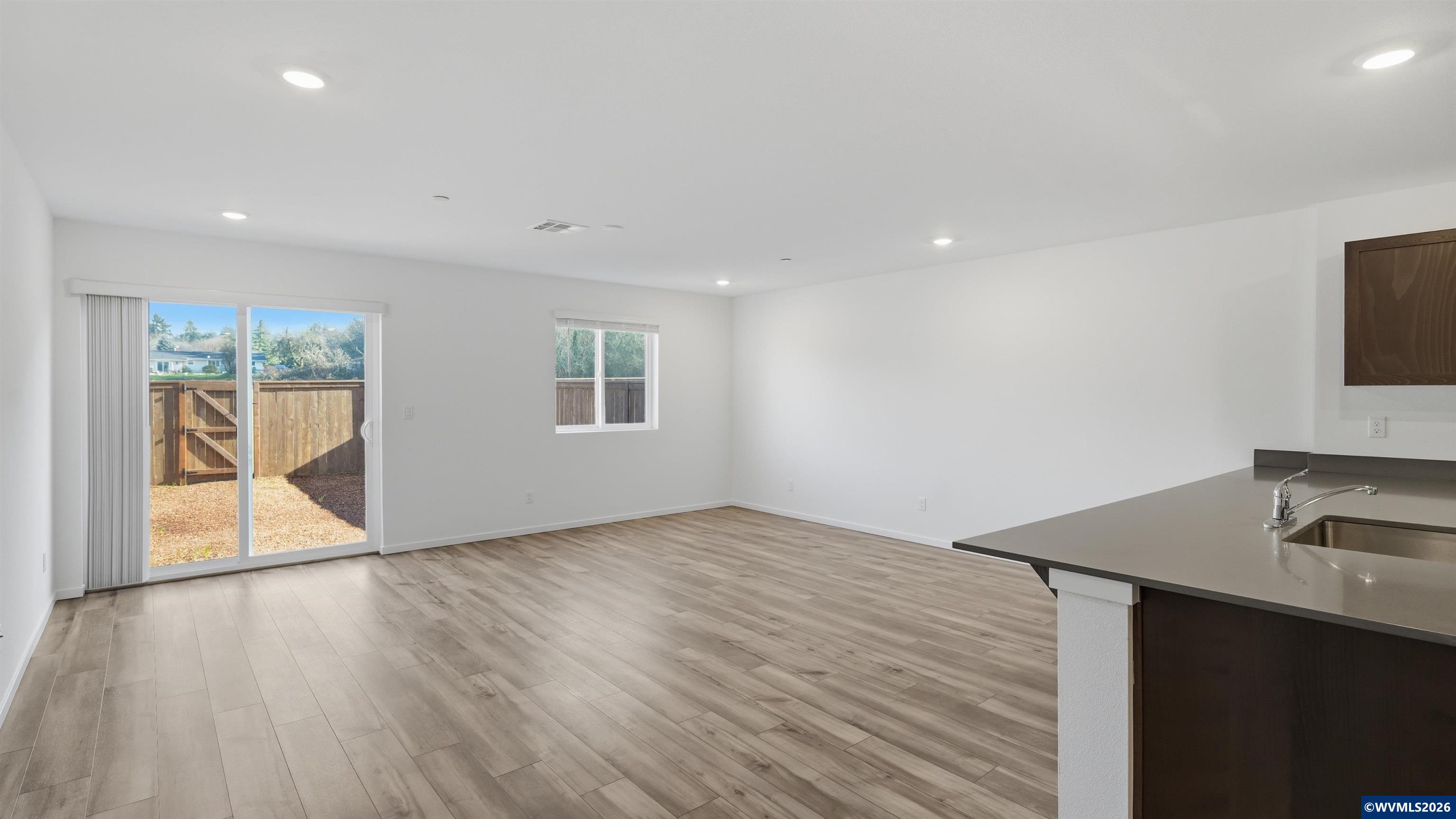 1442 Laura Vista Dr NW