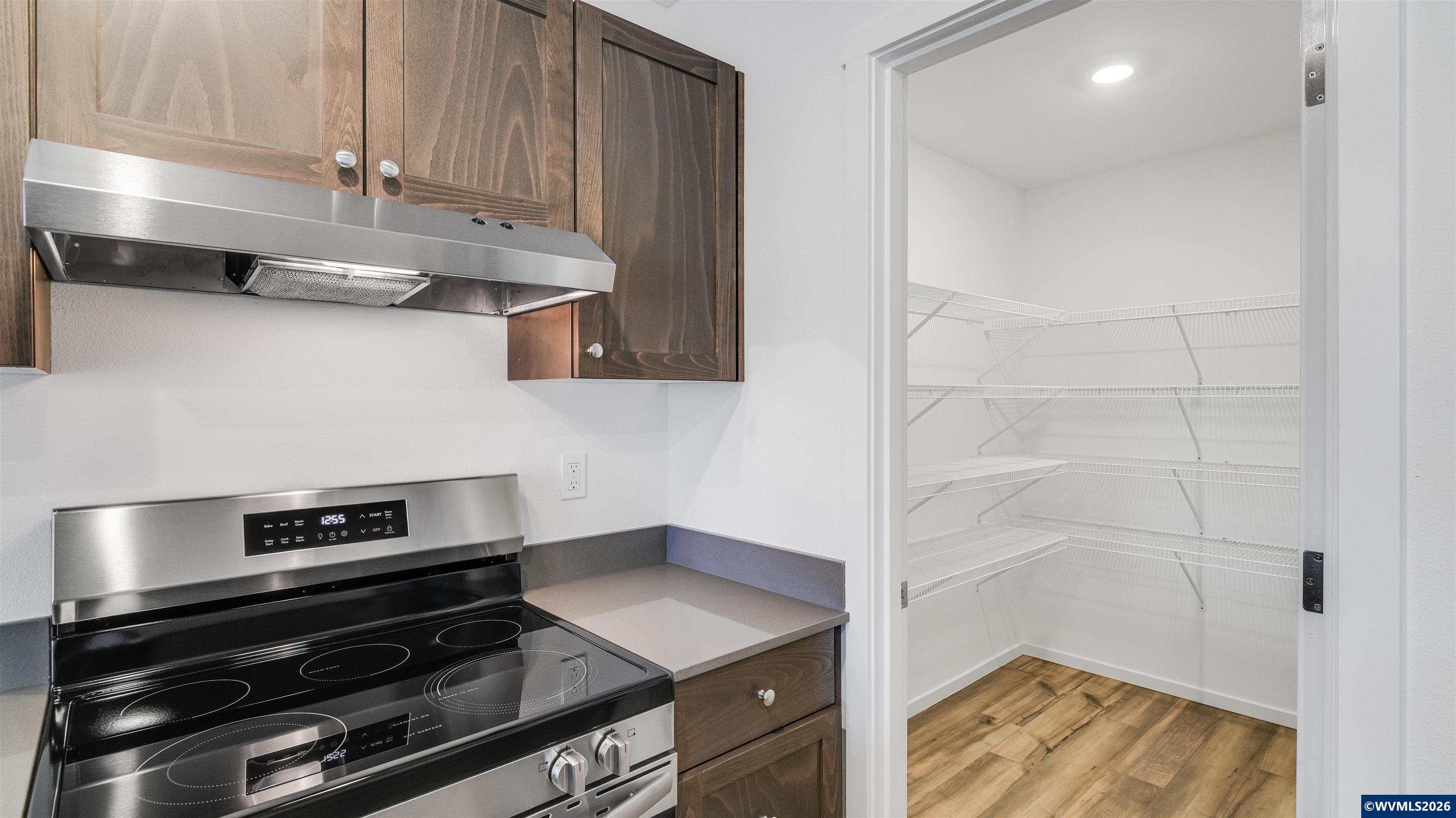 1442 Laura Vista Dr NW