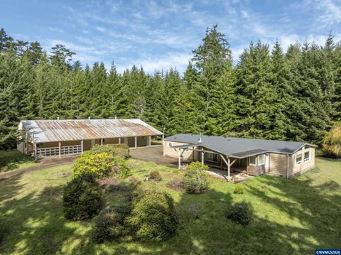 533 N BAYVIEW Rd Waldport OR 97394