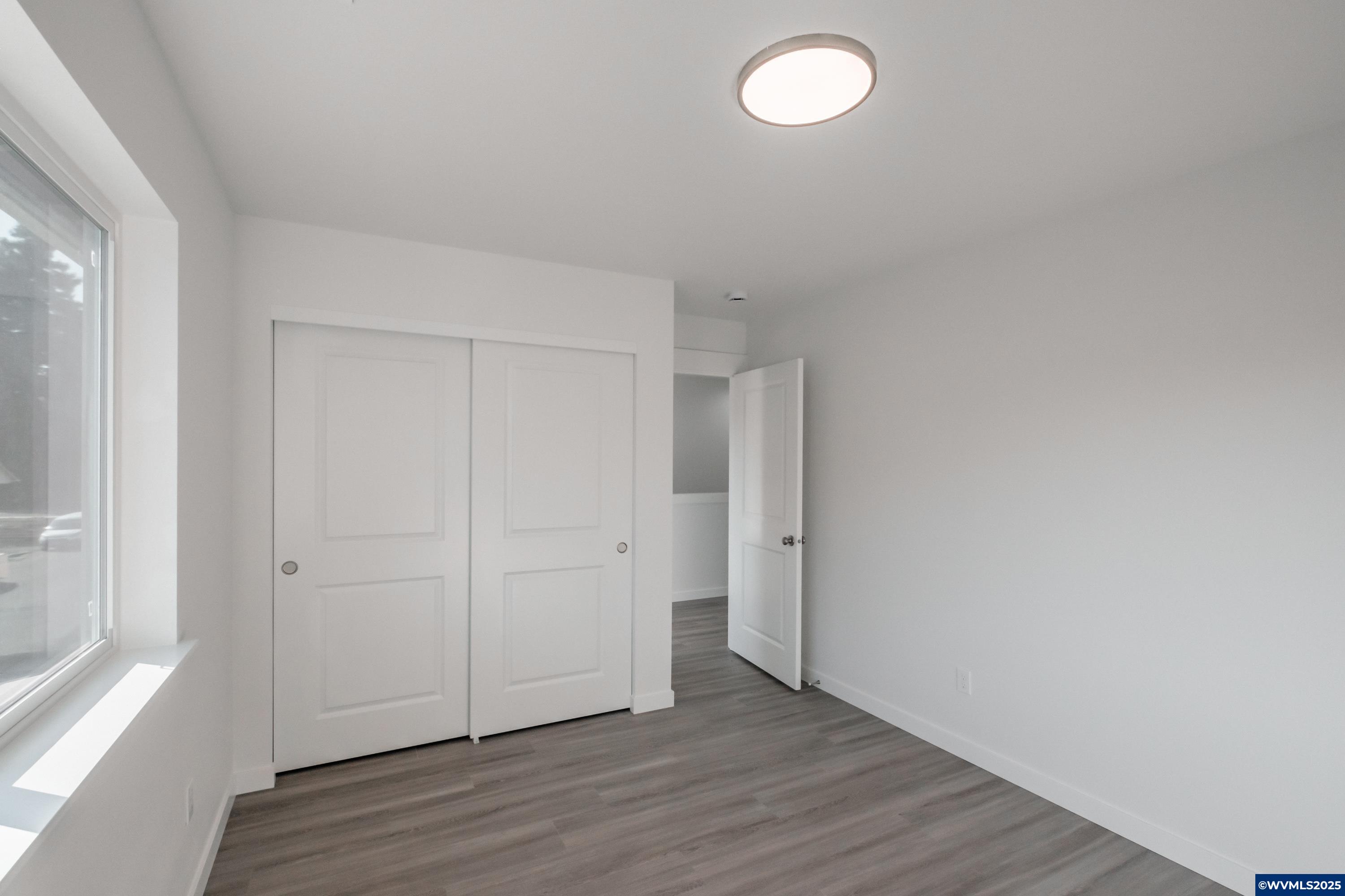 Lebanon, Oregon 97355, United States, 6 Bedrooms Bedrooms, ,6 BathroomsBathrooms,Residential,Pending,242451