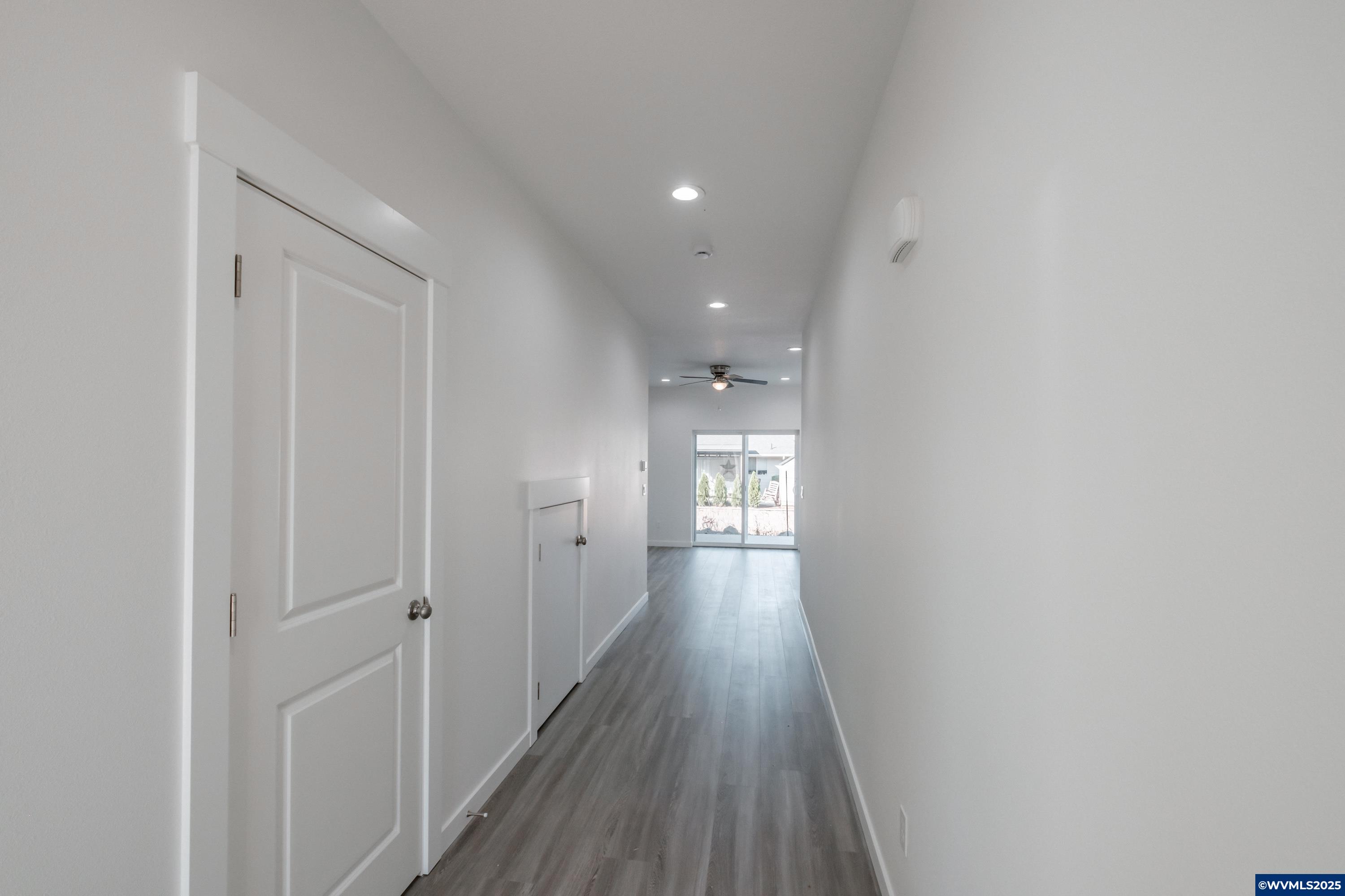 Lebanon, Oregon 97355, United States, 6 Bedrooms Bedrooms, ,6 BathroomsBathrooms,Residential,Pending,242451