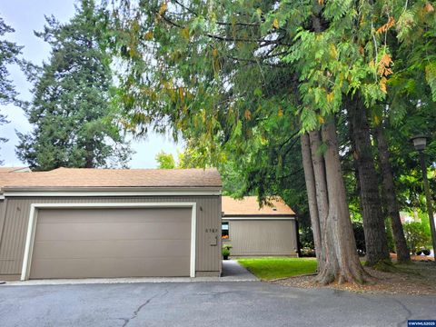 6585 Fairway Av SE Salem OR 97306