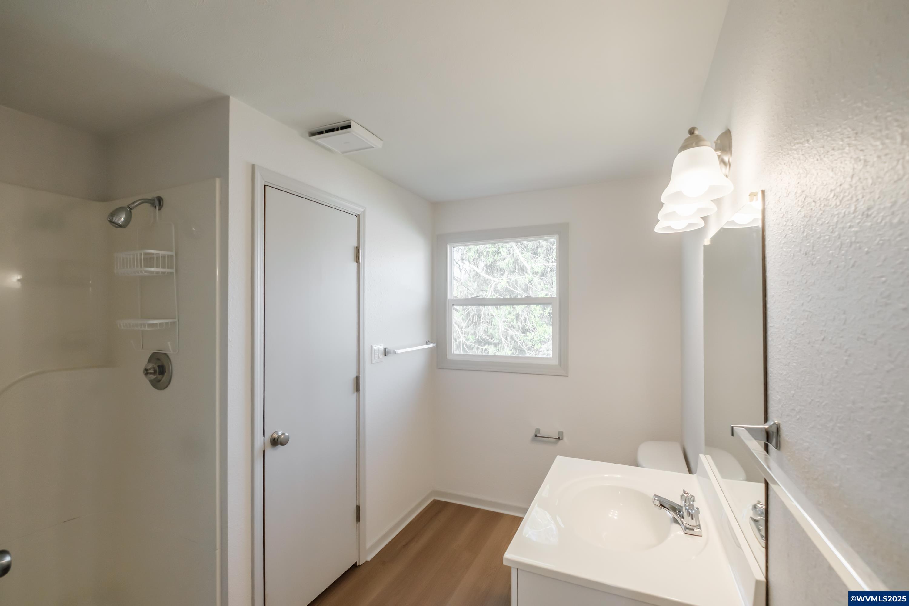 Salem, Oregon 97301, United States, 4 Bedrooms Bedrooms, ,3 BathroomsBathrooms,Residential,Pending,110597