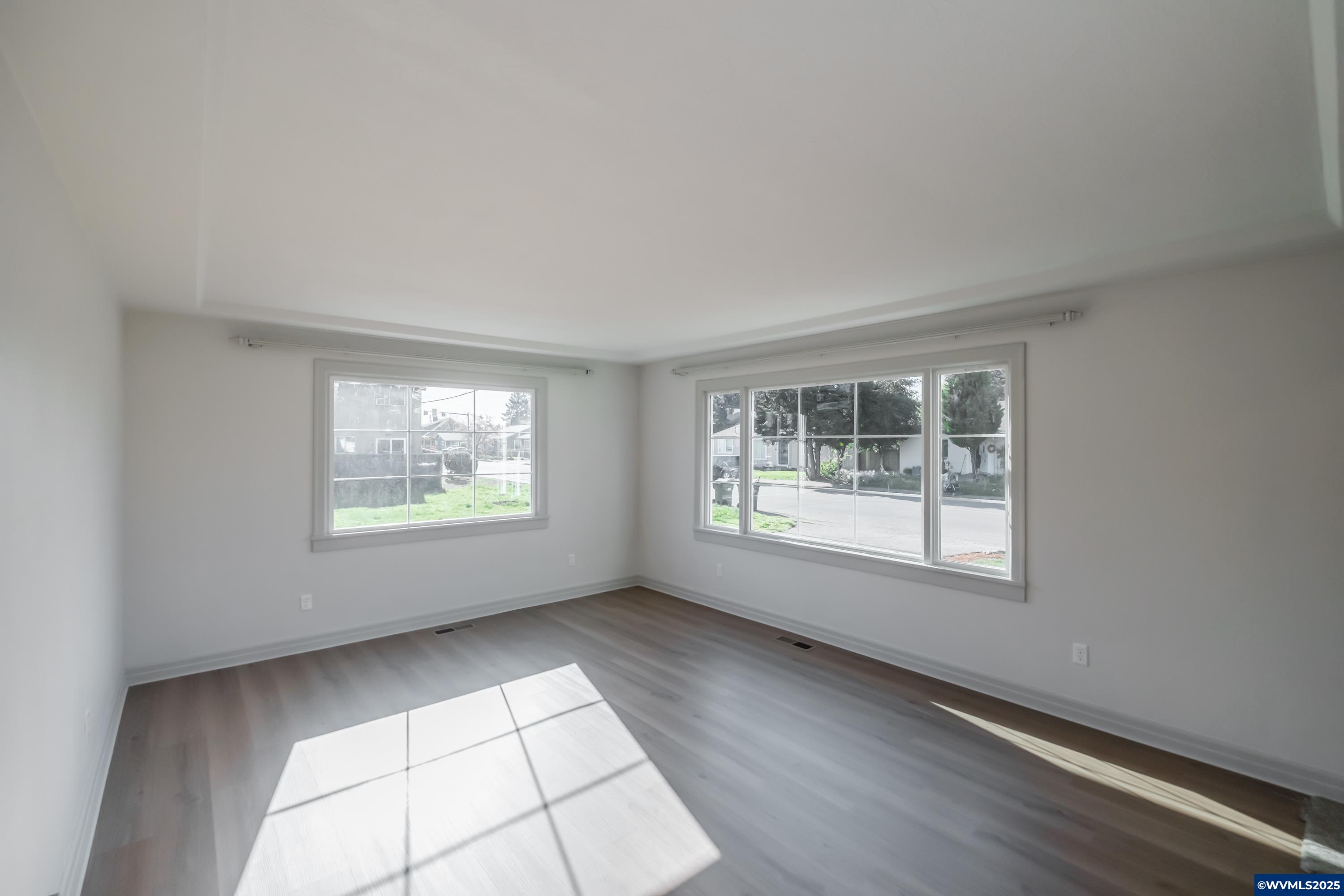 Salem, Oregon 97301, United States, 4 Bedrooms Bedrooms, ,3 BathroomsBathrooms,Residential,Pending,110597