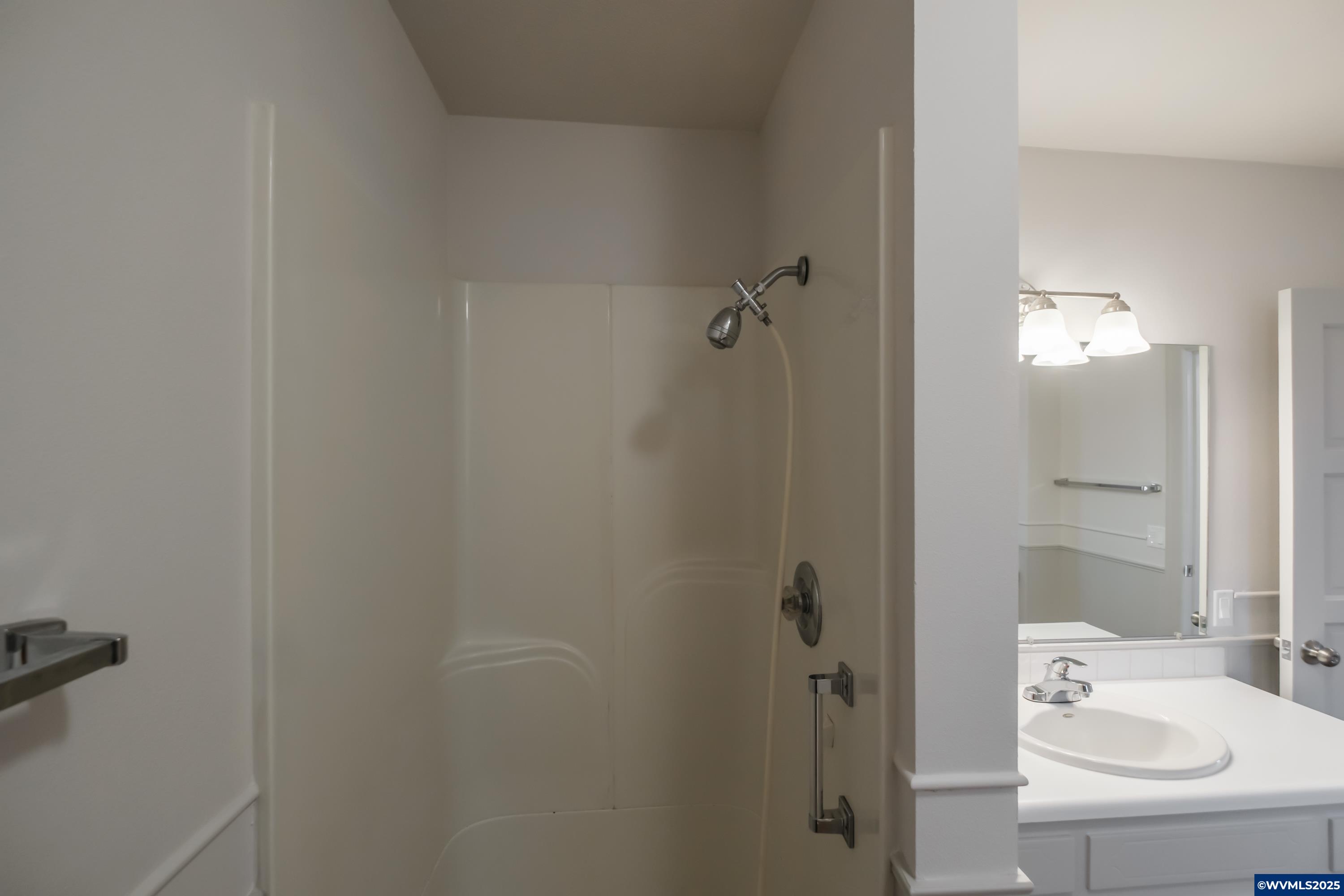 Salem, Oregon 97301, United States, 4 Bedrooms Bedrooms, ,3 BathroomsBathrooms,Residential,Pending,110597