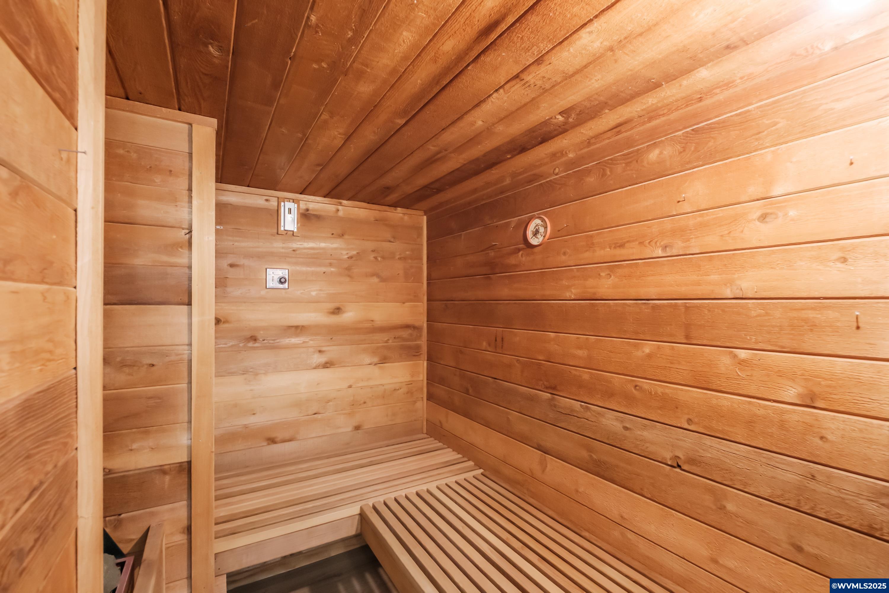 Salem, Oregon 97301, United States, 4 Bedrooms Bedrooms, ,3 BathroomsBathrooms,Residential,Pending,110597