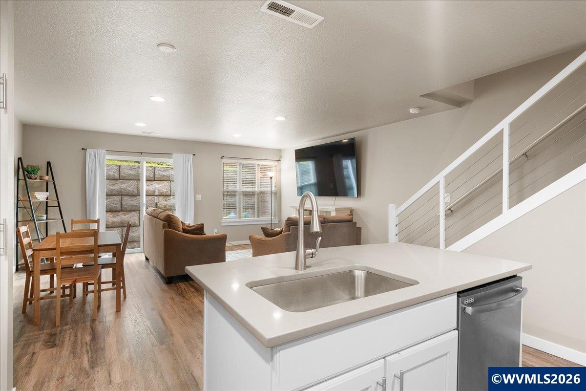 5912 Belknap Springs St SE