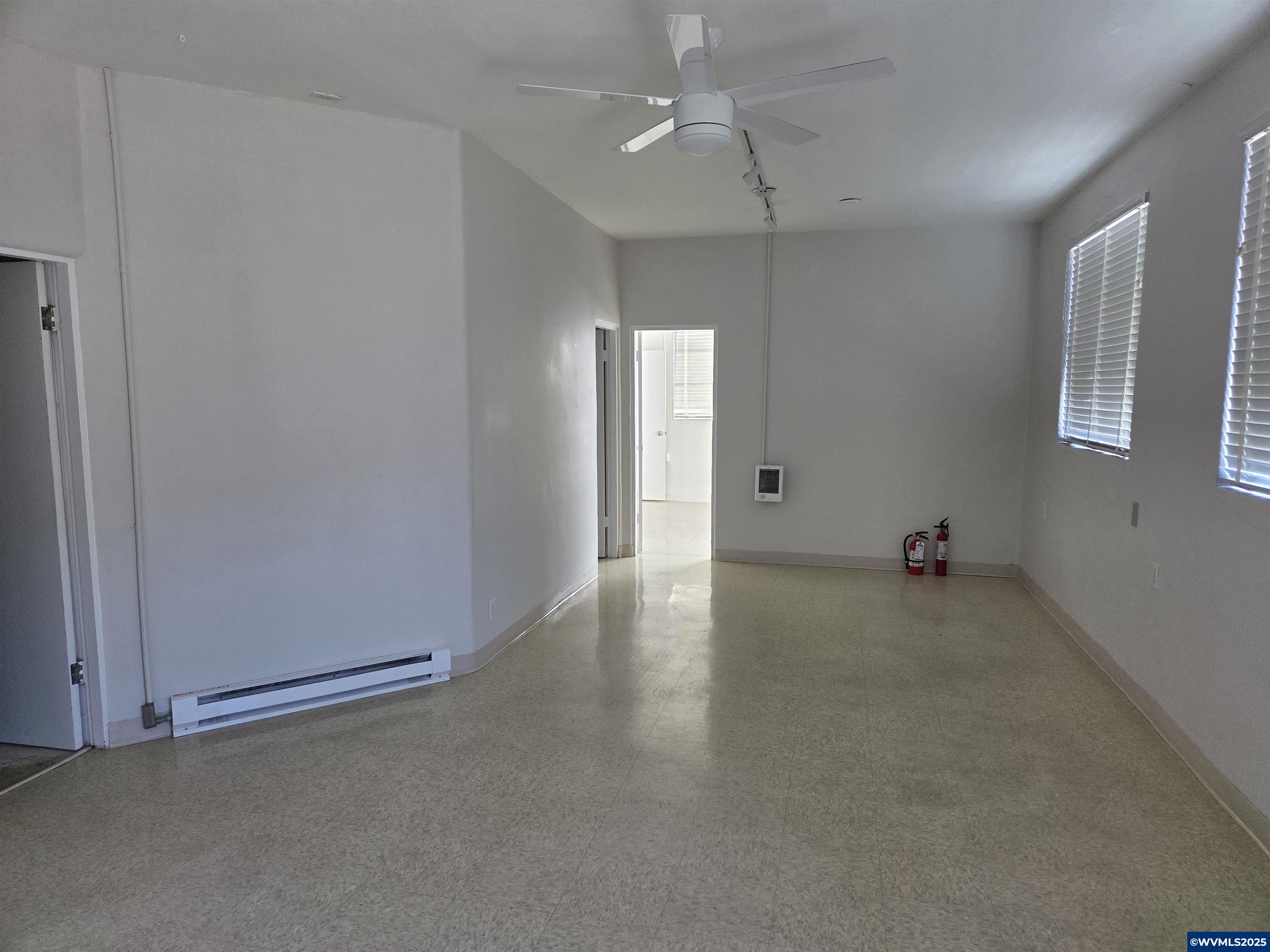 35-45 E Sherman St