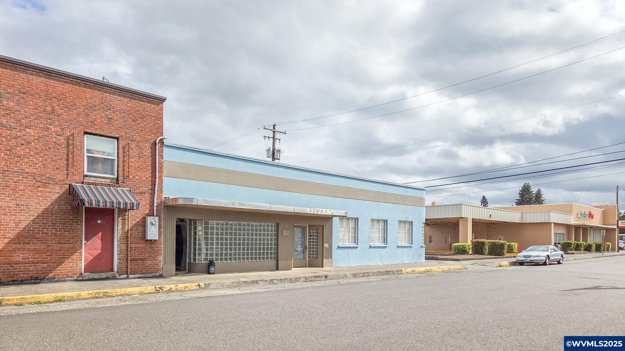 35-45 E Sherman St