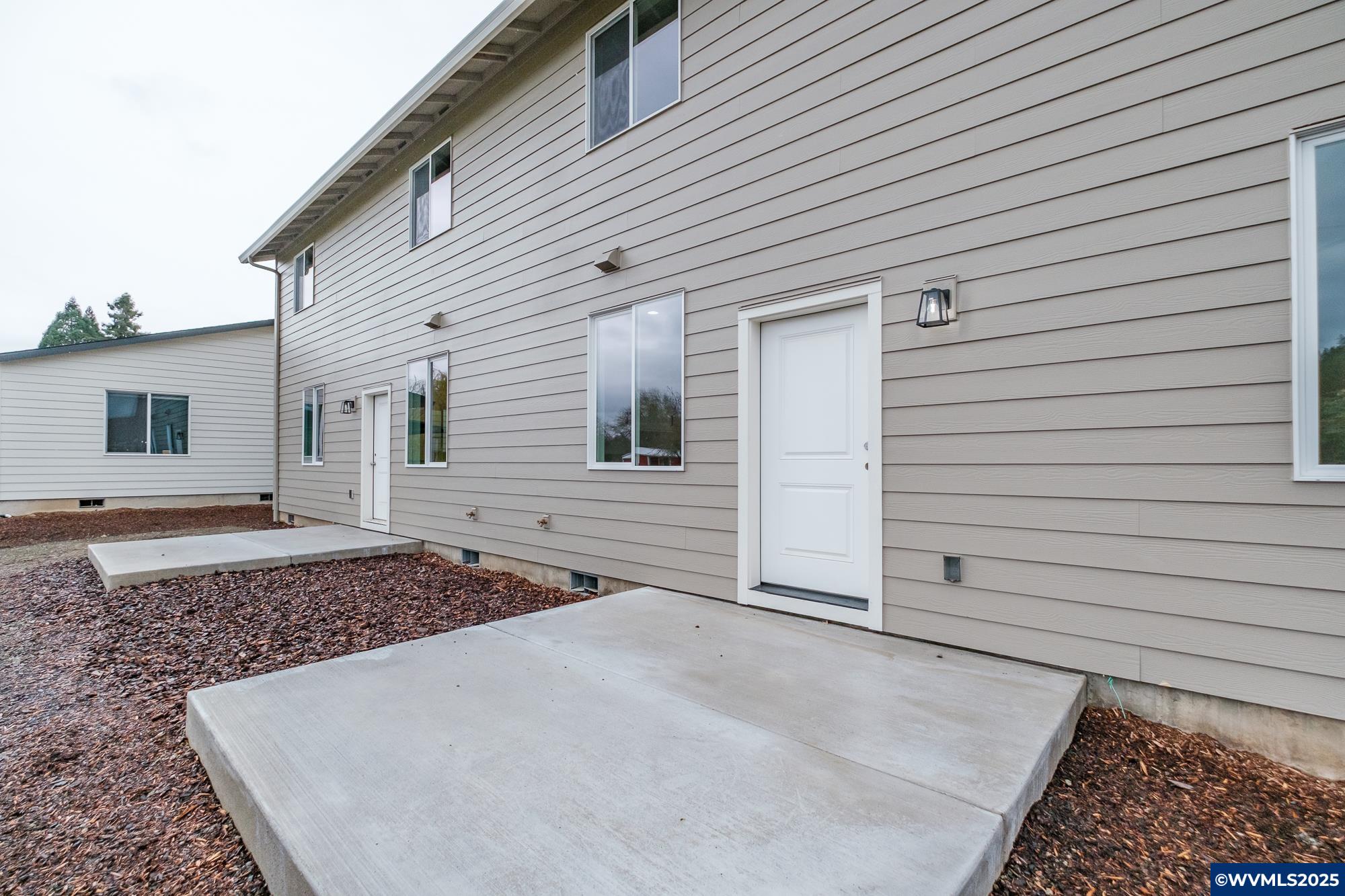 Lebanon, Oregon 97355, United States, 6 Bedrooms Bedrooms, ,6 BathroomsBathrooms,Residential,Active,193038