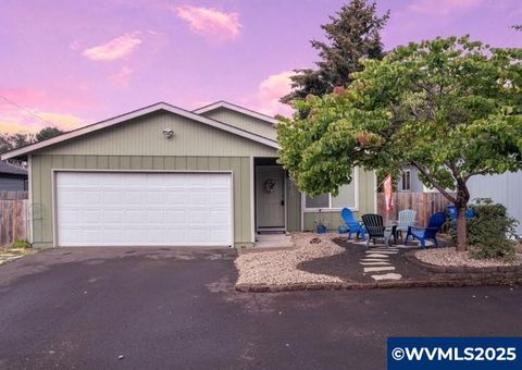 6715 SW Inlet Av Lincoln City OR 97367