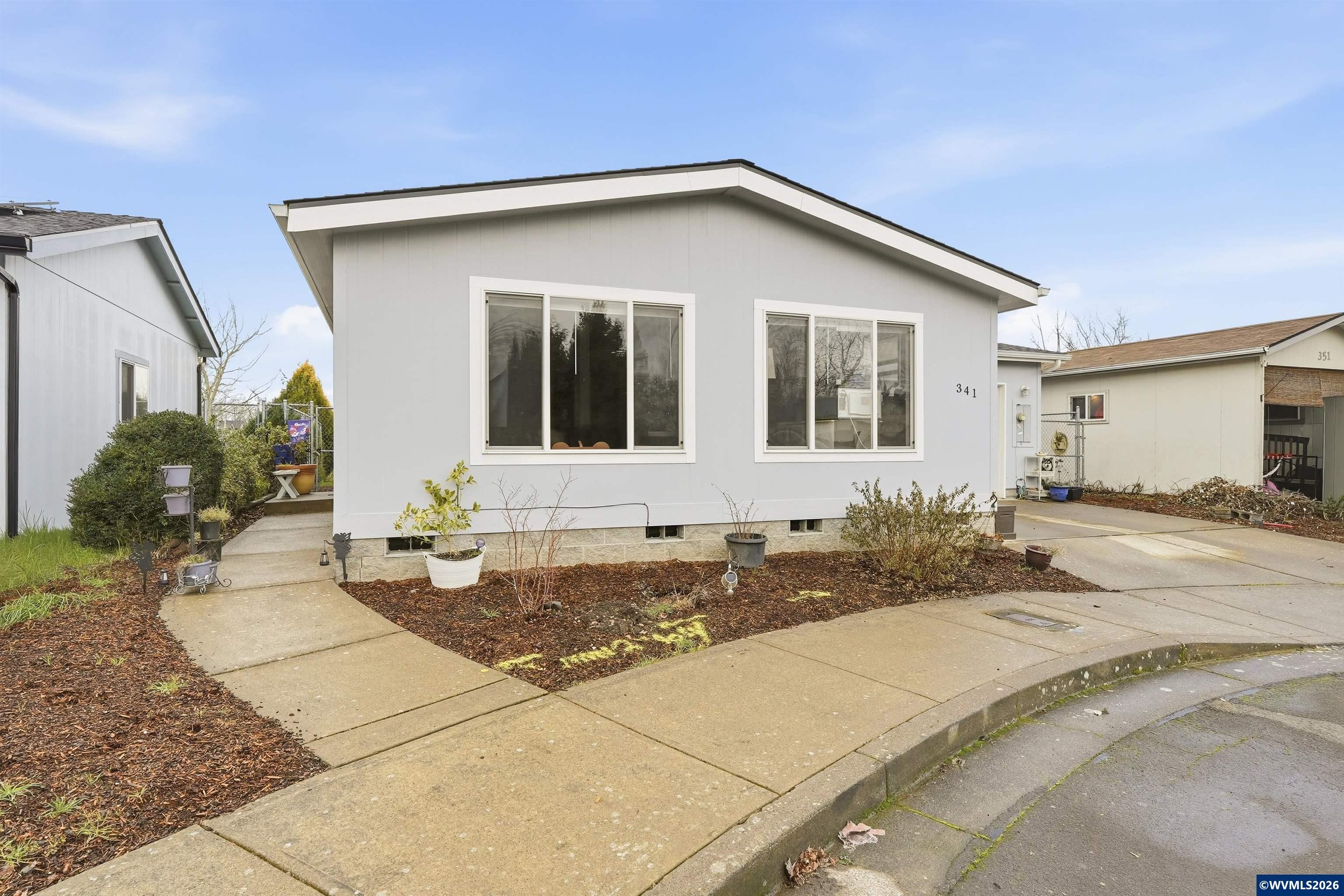 341 Cornerstone Ct NE