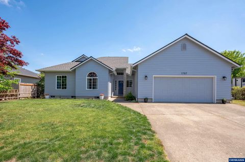 1797 NW Whitecliff Dr Albany OR 97321