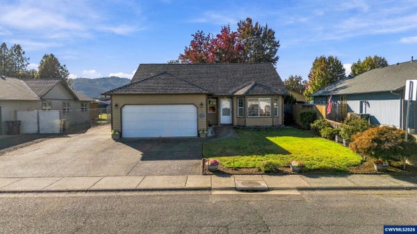 2658 S 12TH ST, LEBANON, OR 97355 - Image 2dcbe4568e767863a2ae66d6c9bdbb44/3974731213