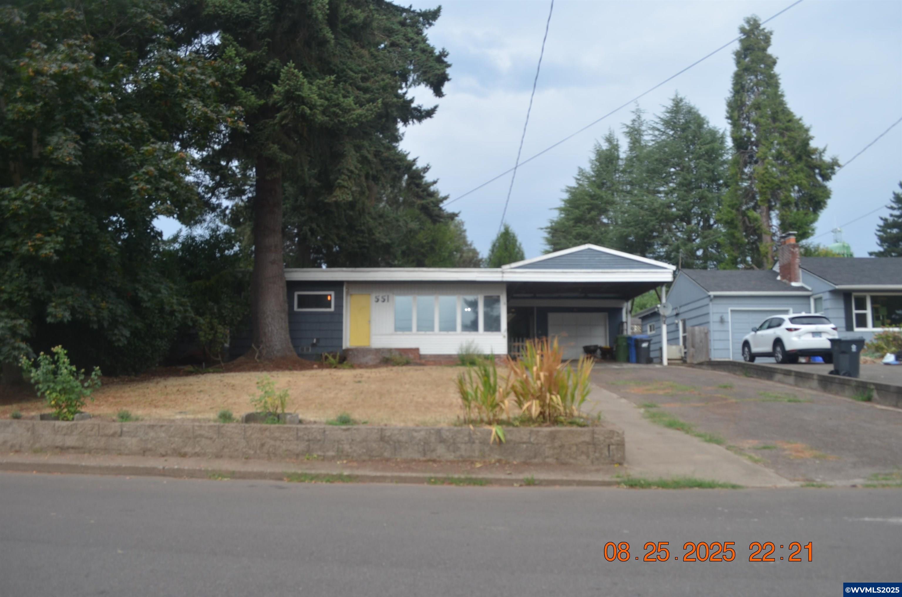 551 Riverview Dr NW
