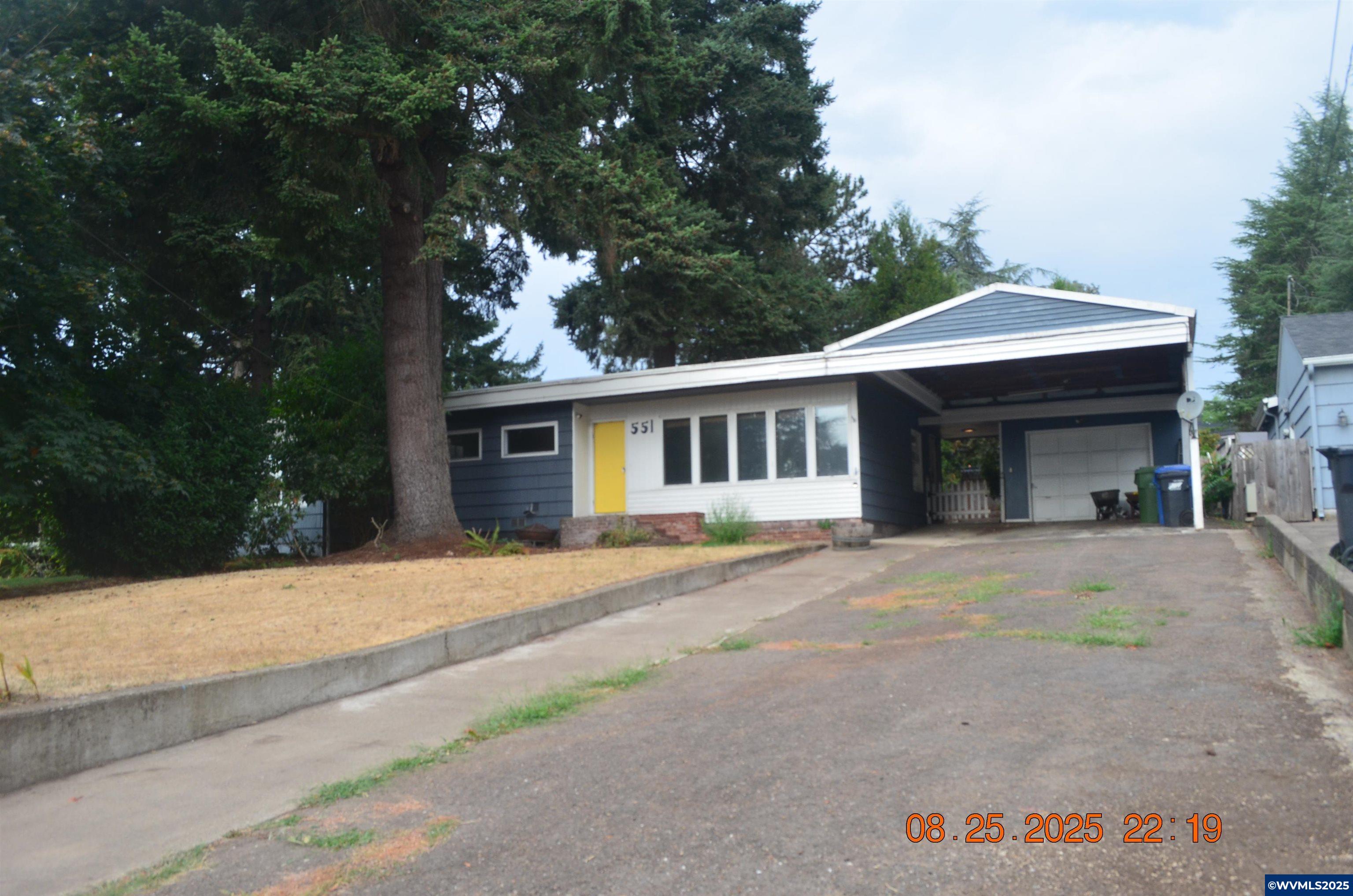 551 Riverview Dr NW