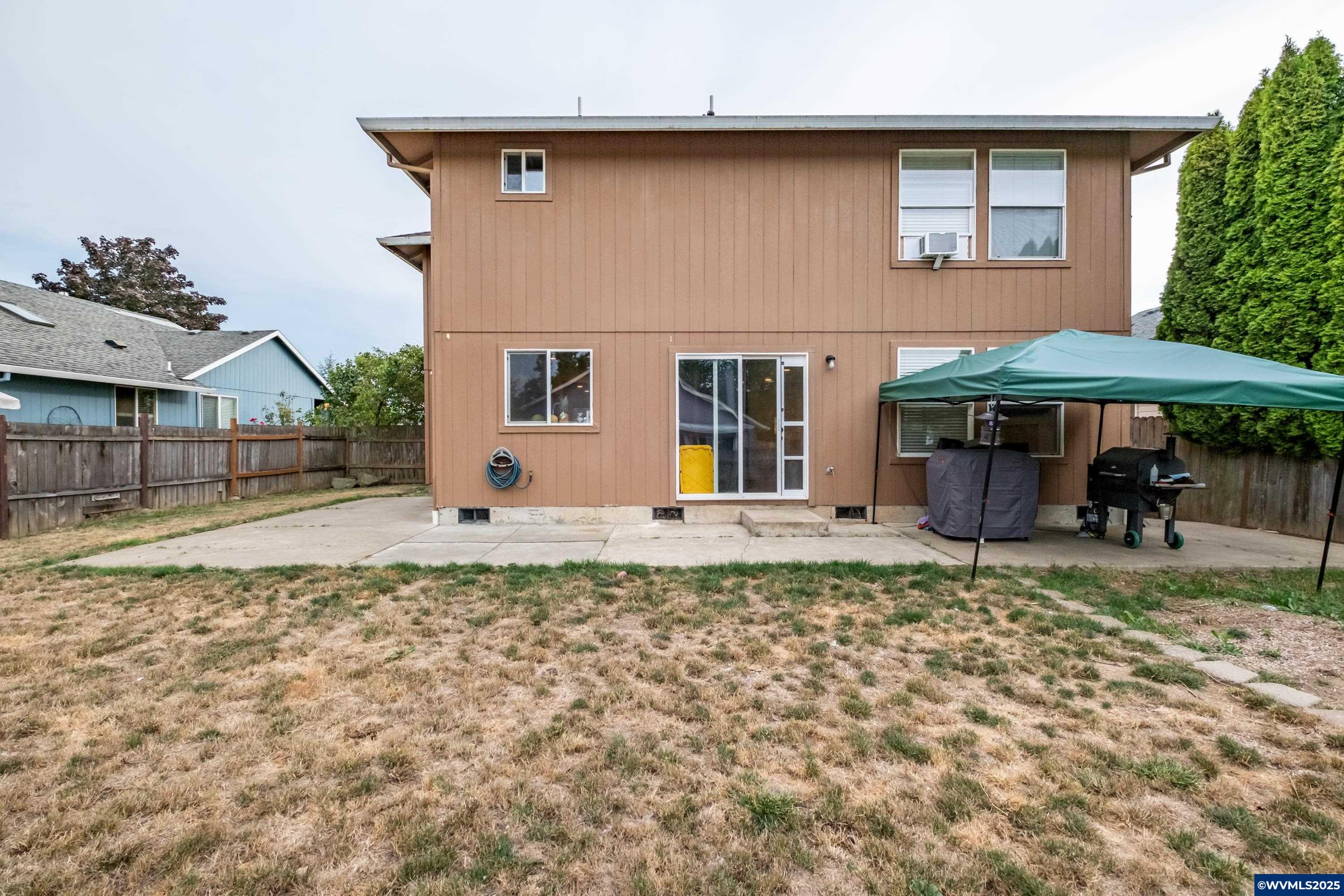 947 Meadowlark Pl