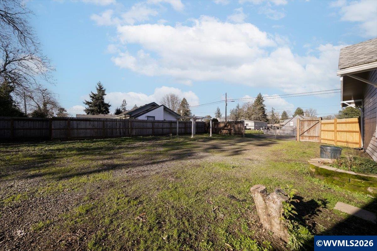 2128 (Next to) Front Av NE