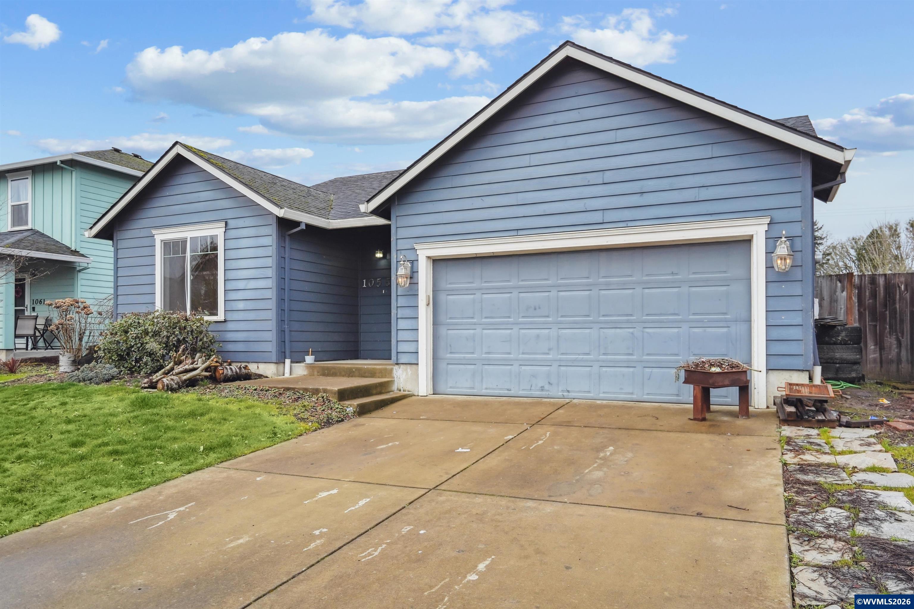 1055 SE Millright Av