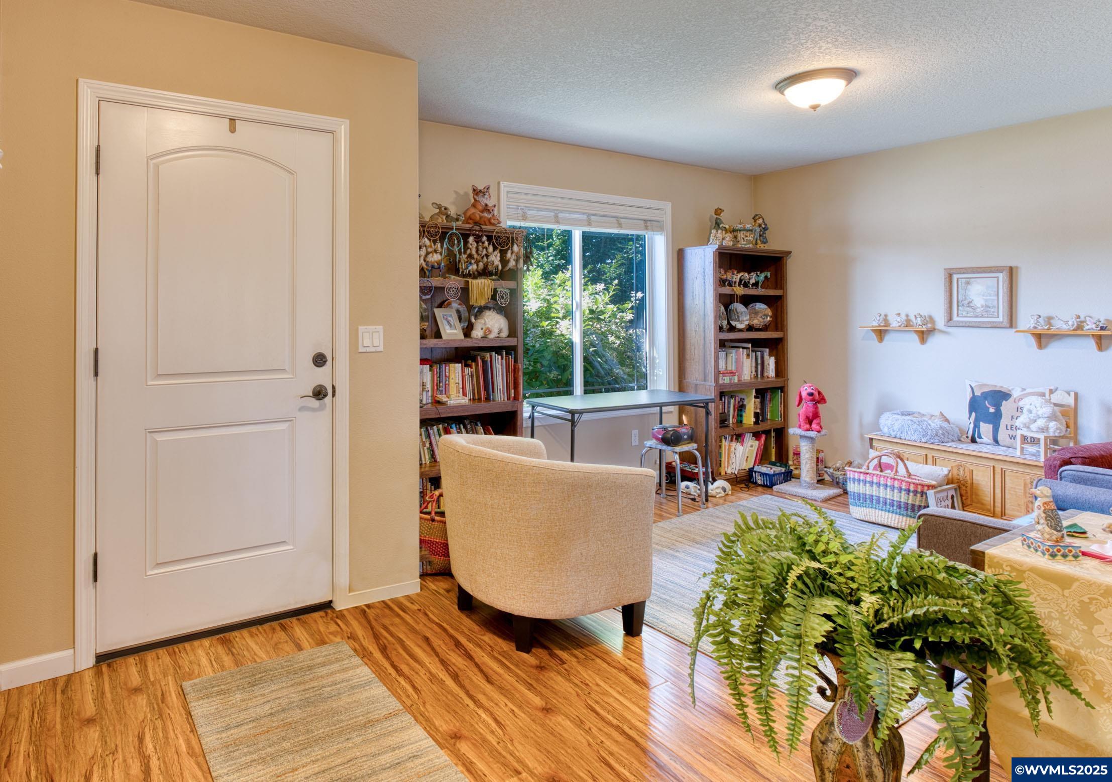 9933 Panther Ct