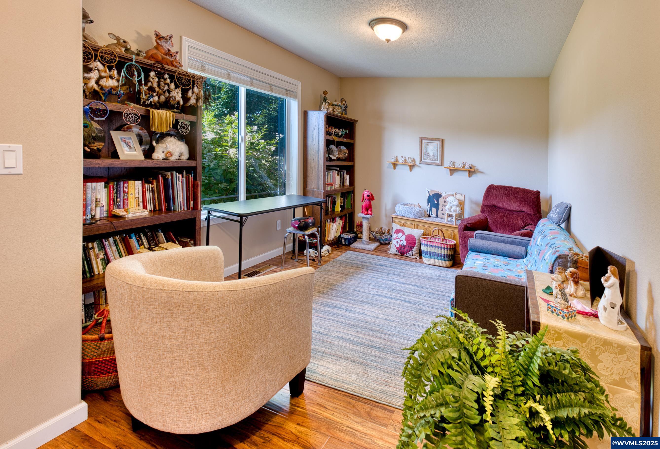 9933 Panther Ct