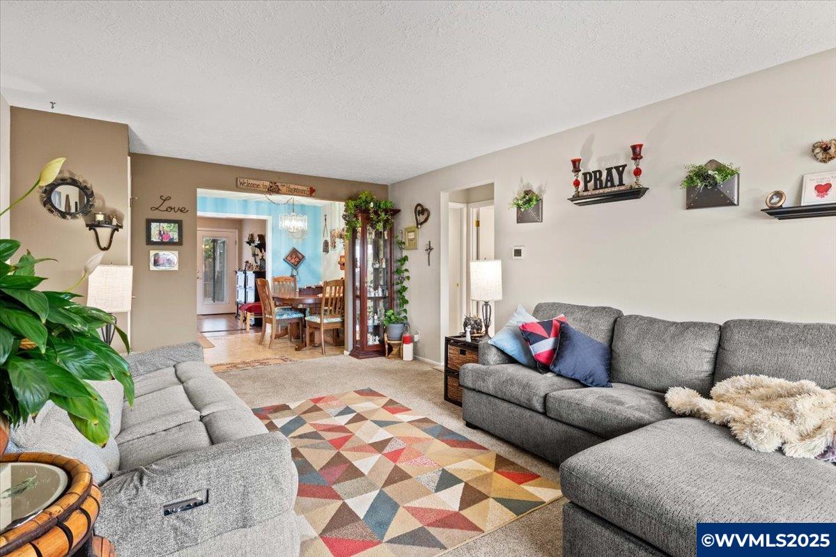 3243 & 3253 Roosevelt St NE