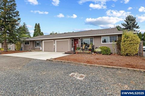 3243 & 3253 Roosevelt St NE Salem OR 97301