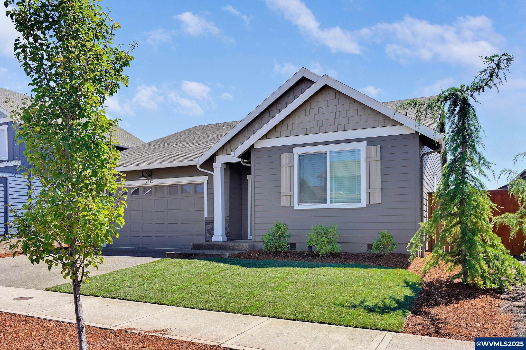 4942 Gemini Av NE