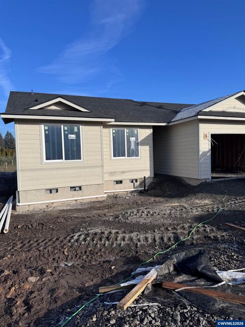 3710 Long St Sweet Home OR 97386