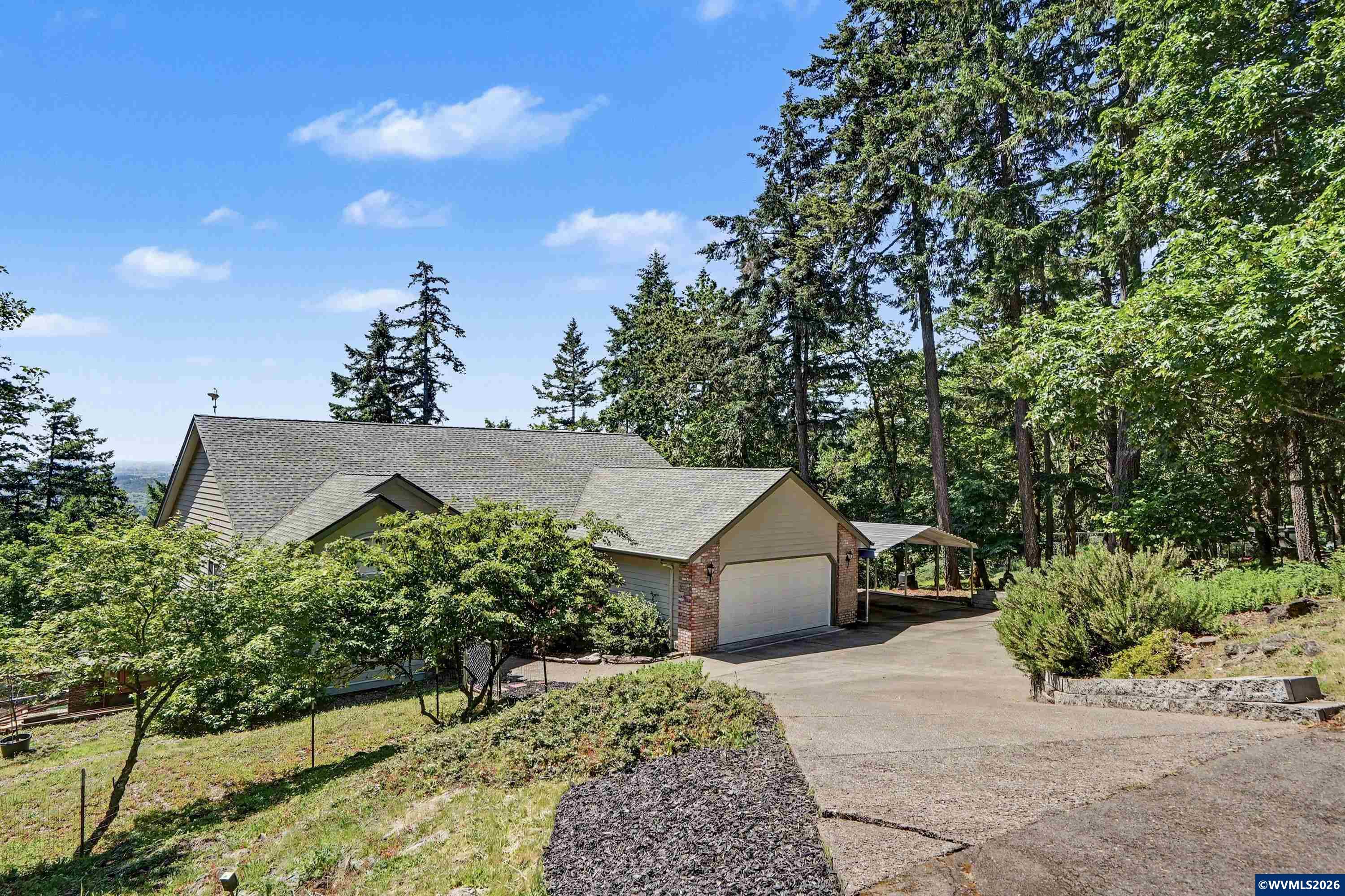 920 NW Carpathian Dr