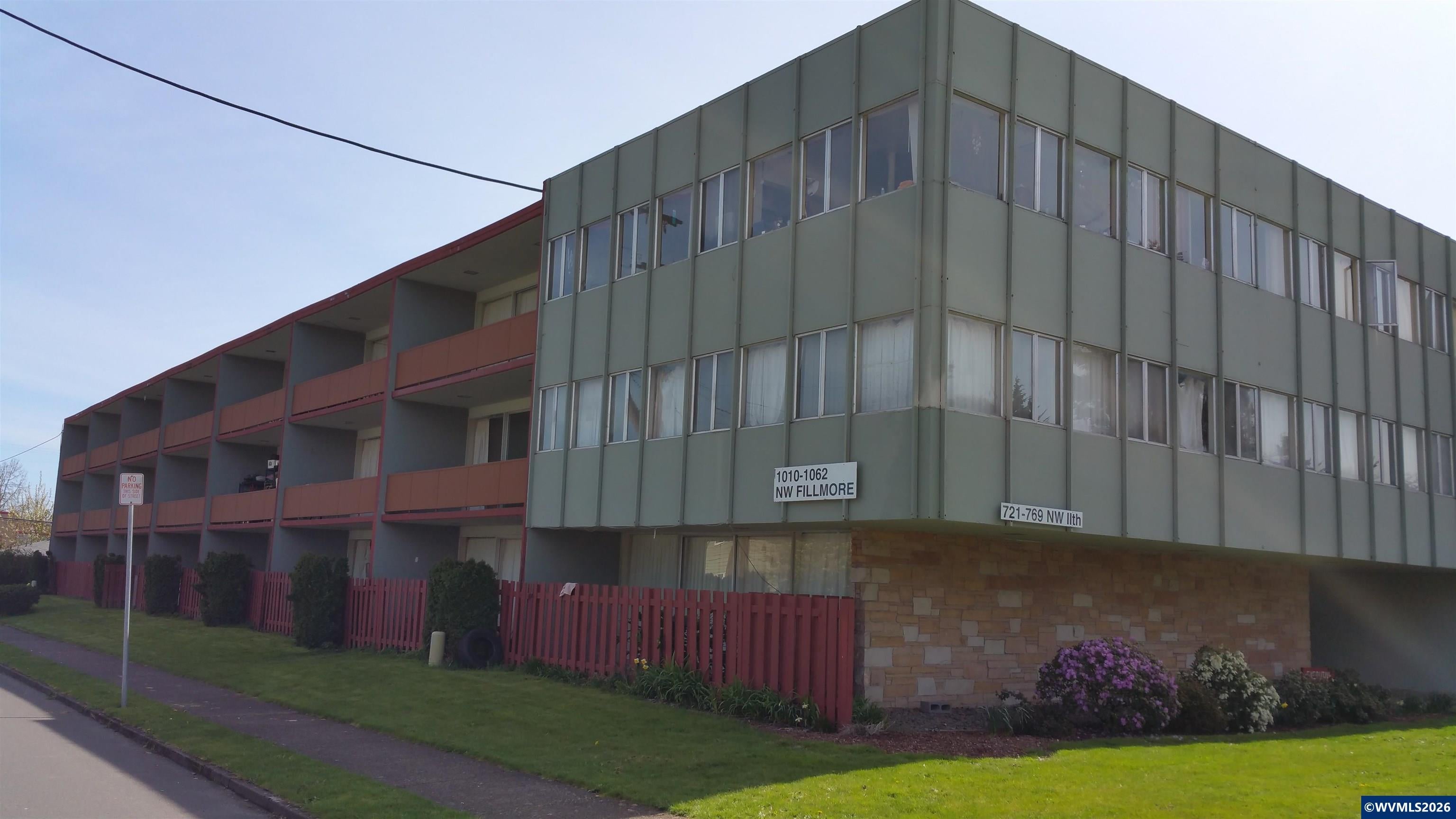 1010 NW Fillmore Av