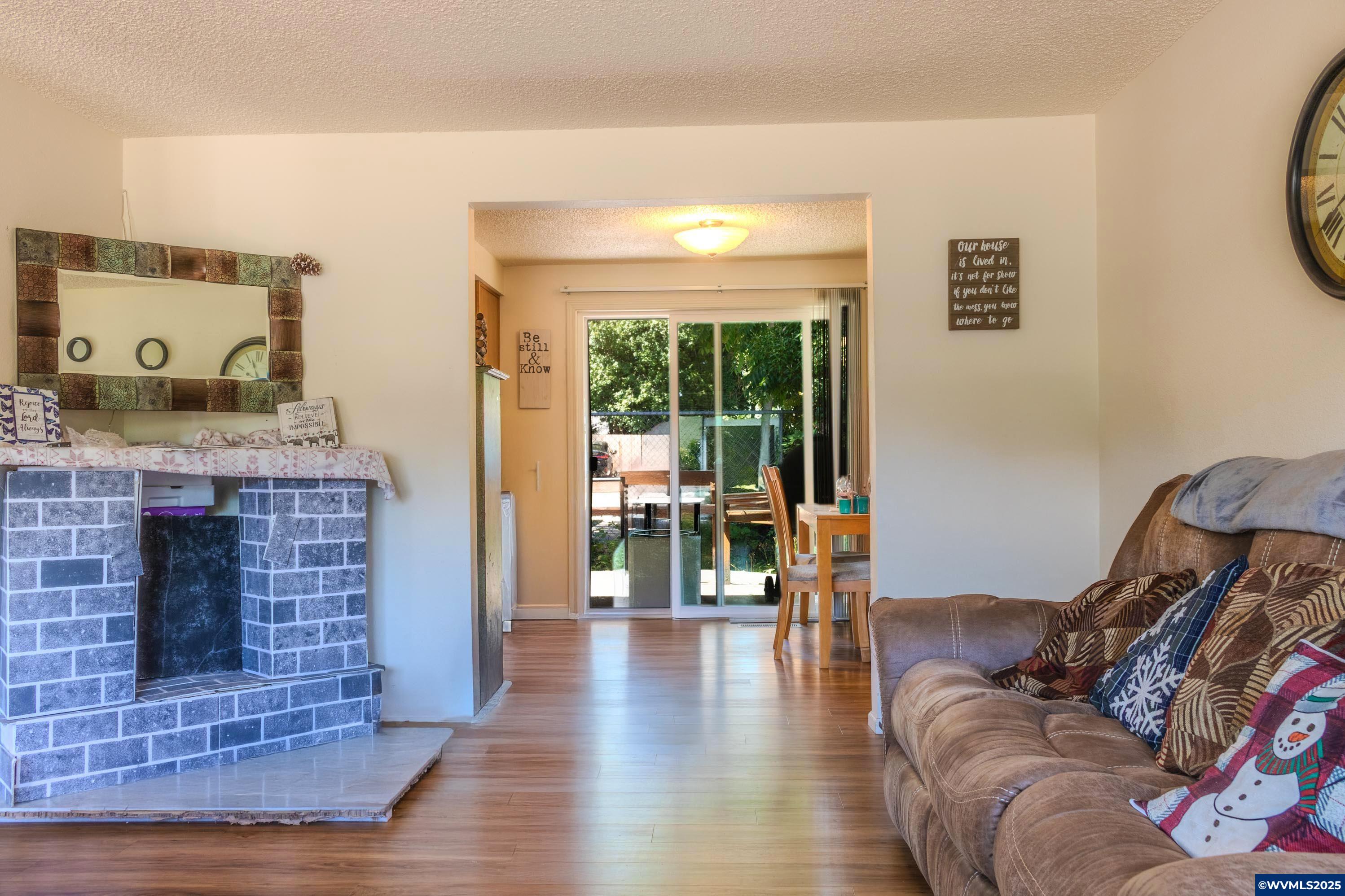 304 Boone Rd SE