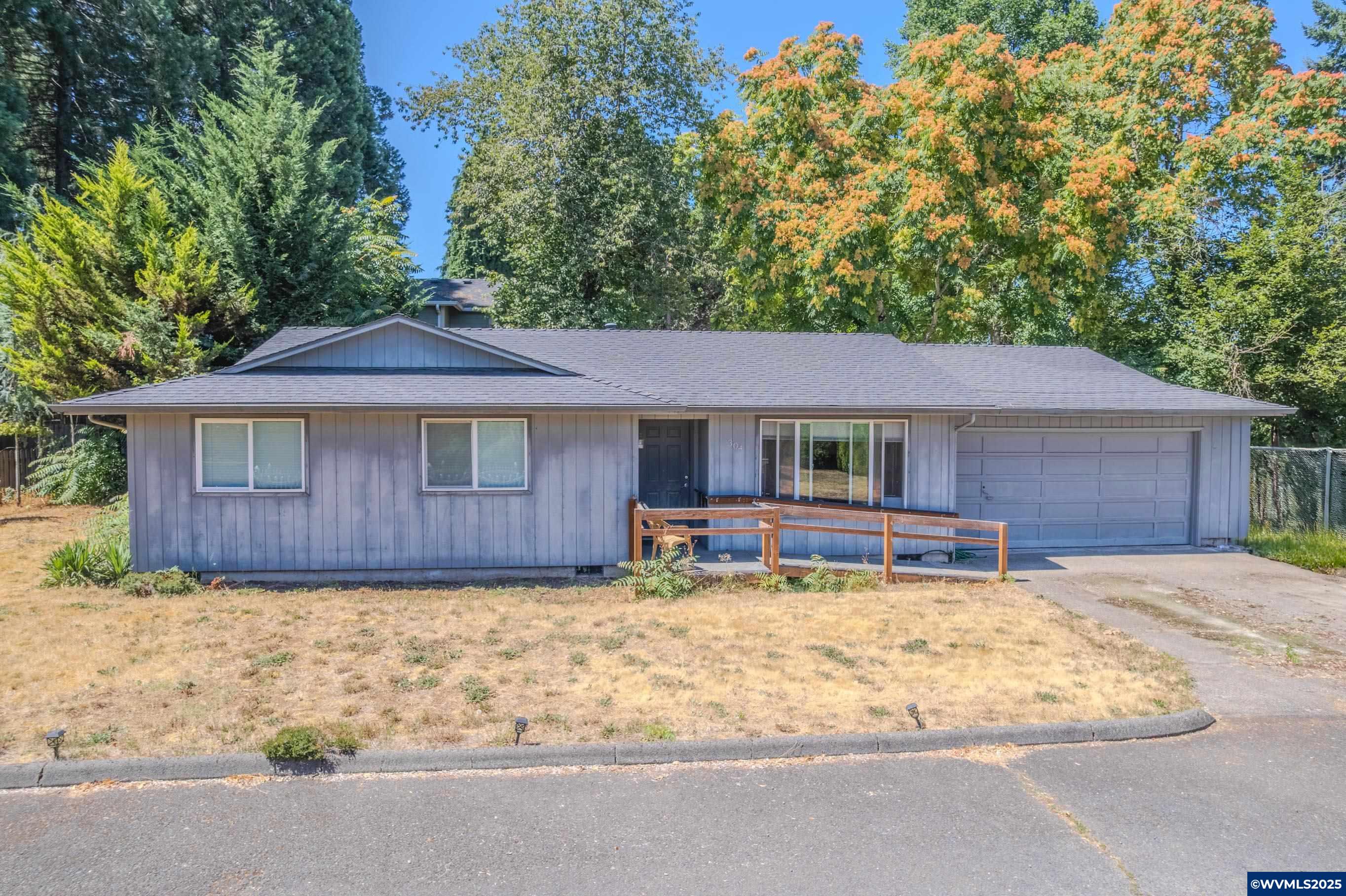 304 Boone Rd SE