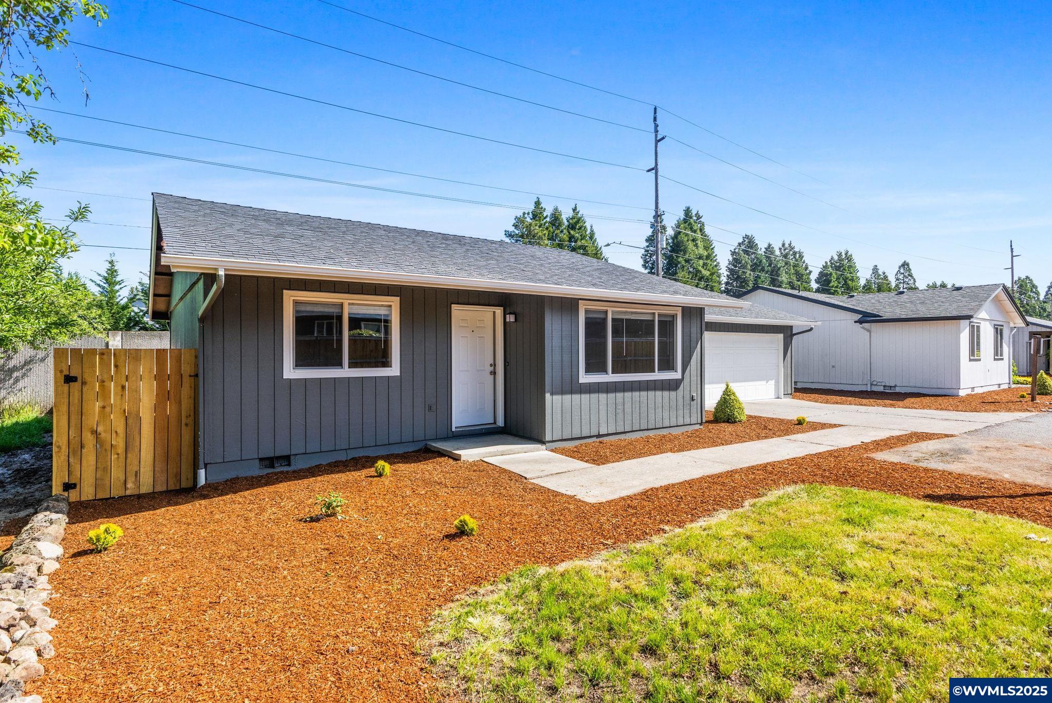 5475 Newberg Dr N
