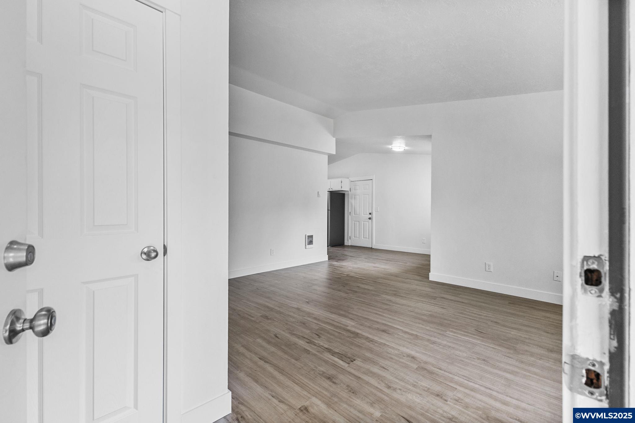 5475 Newberg Dr N